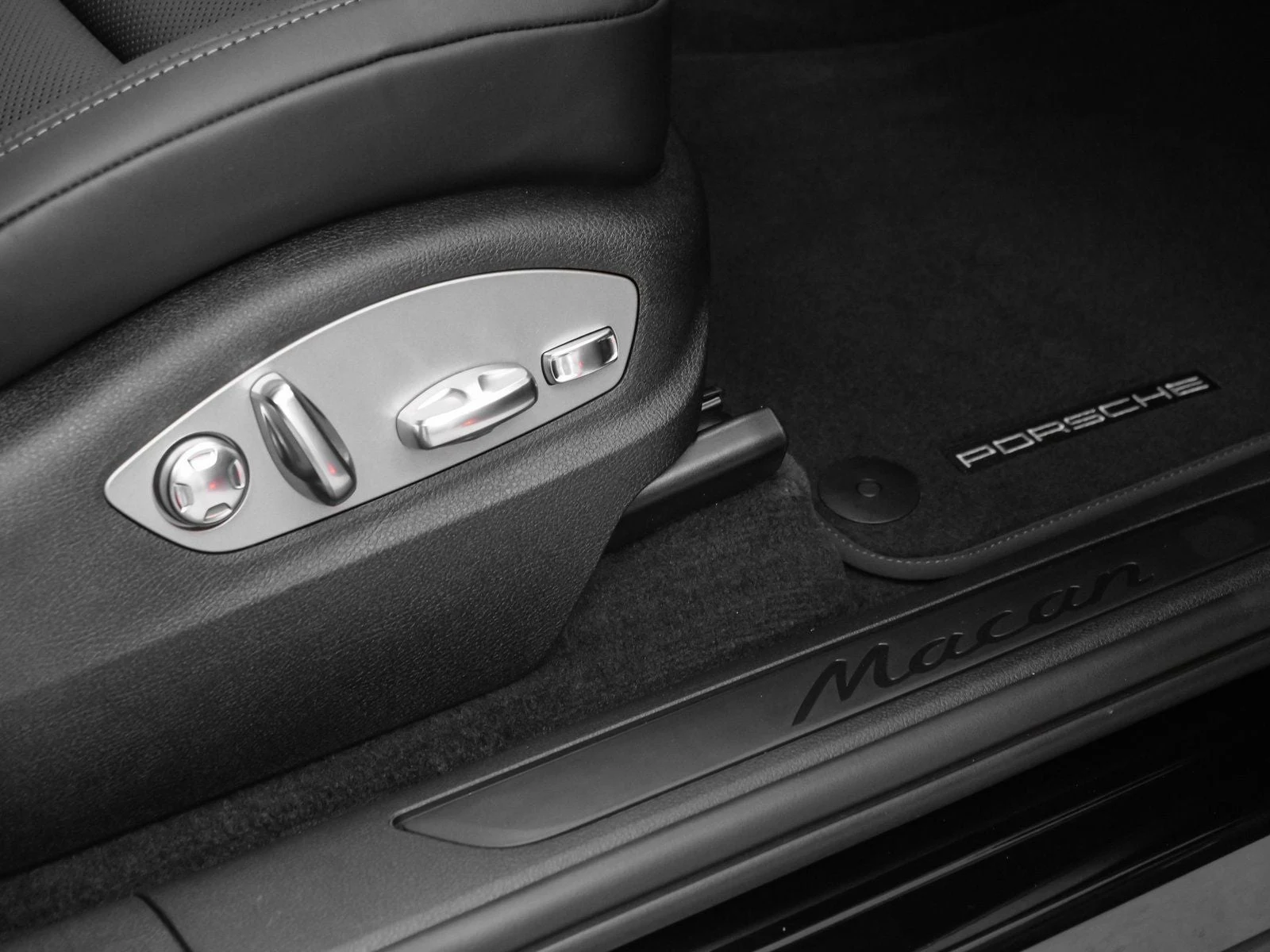 2025 Porsche Macan (95B), 16/20