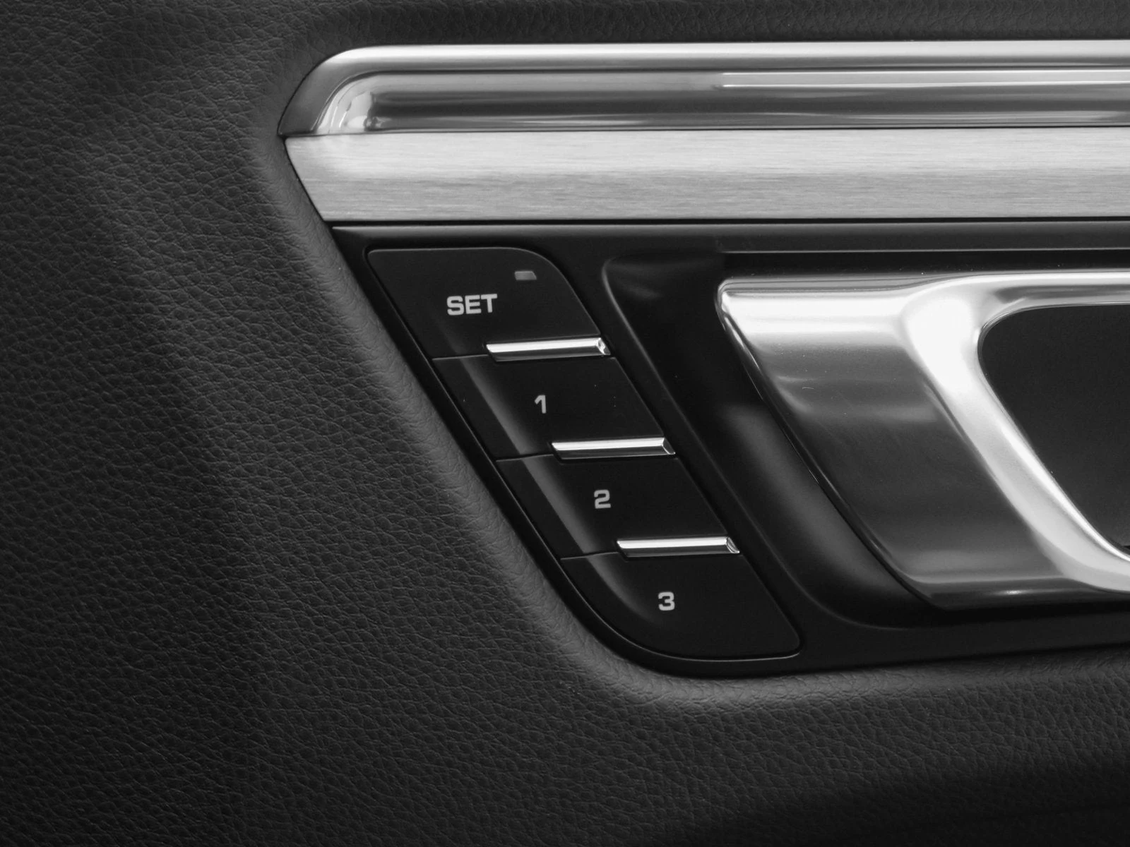 2025 Porsche Macan (95B), 17/20