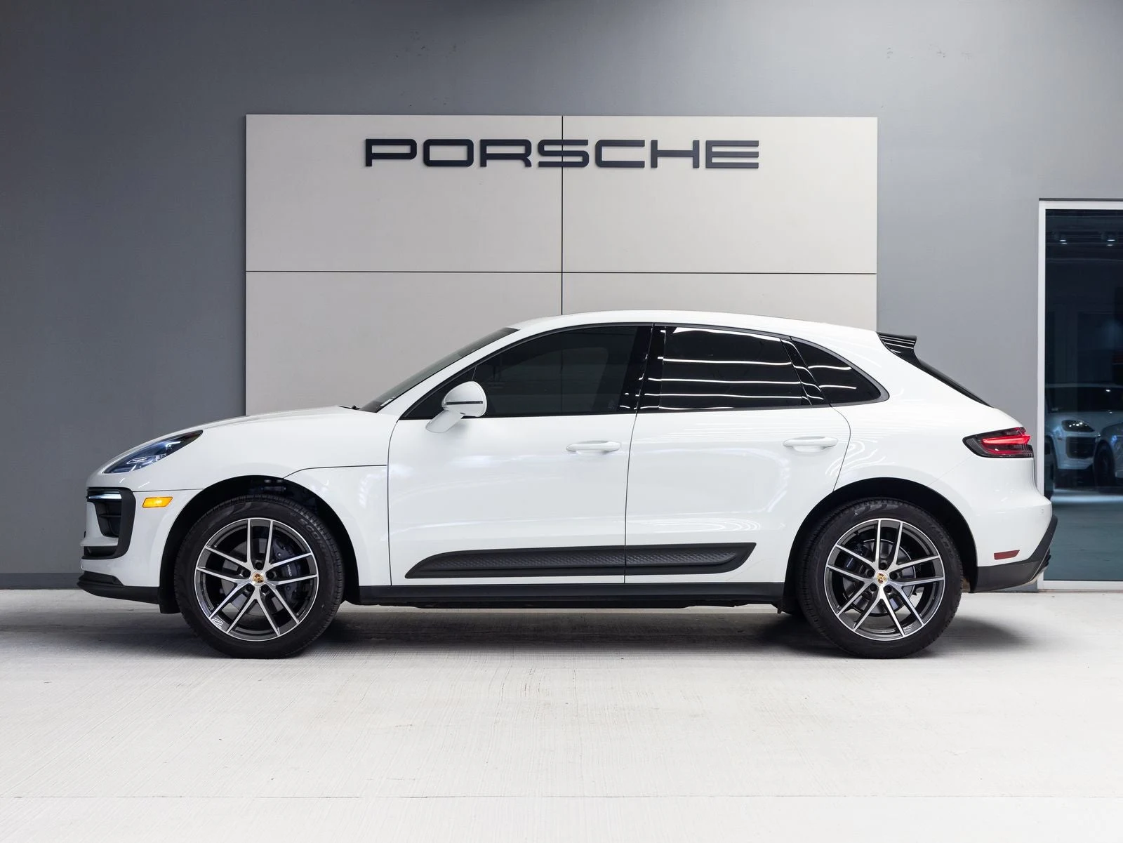 2024 Porsche Macan (95B), 2/20