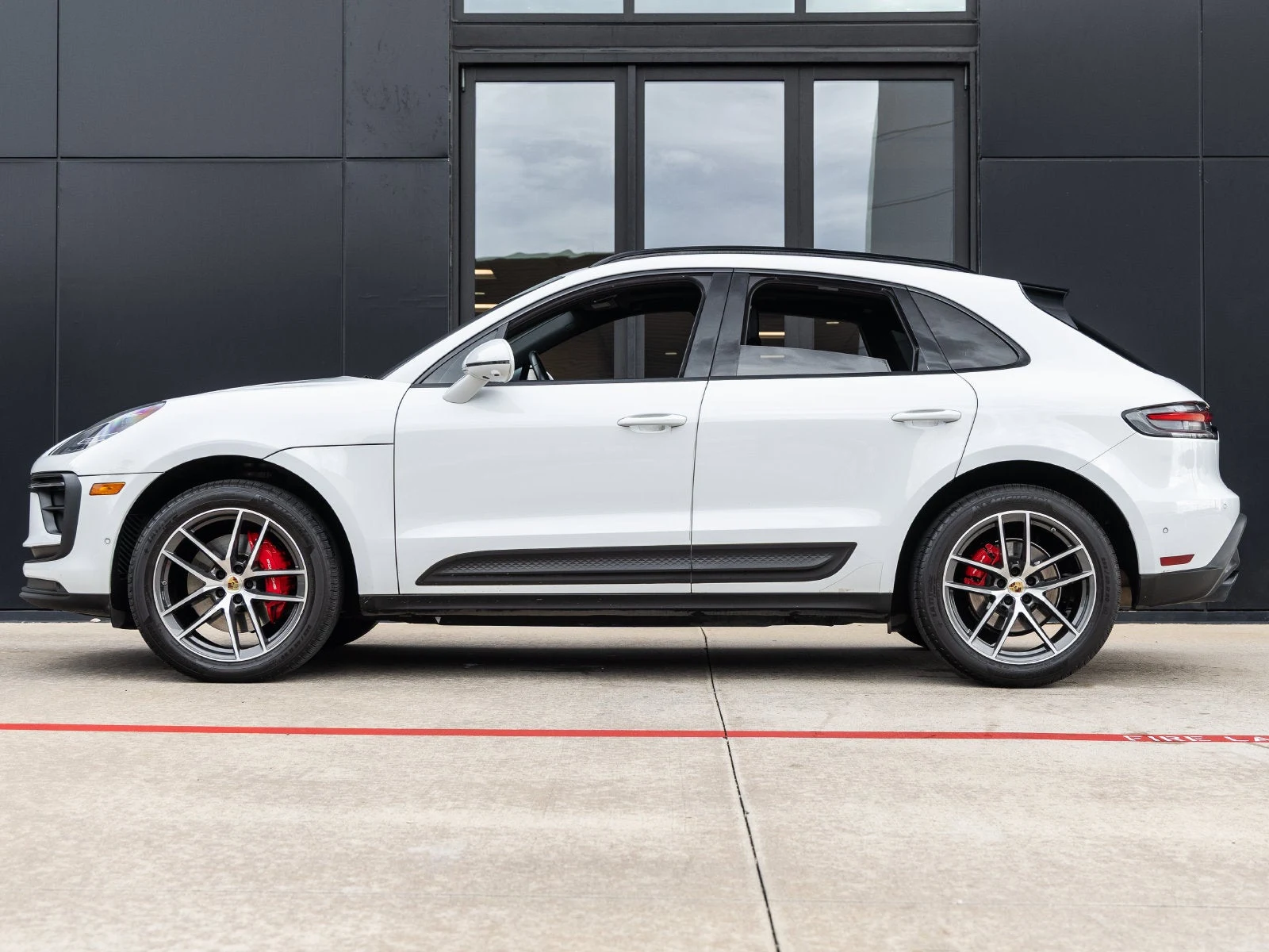 2022 Porsche Macan S (95B), 2/20