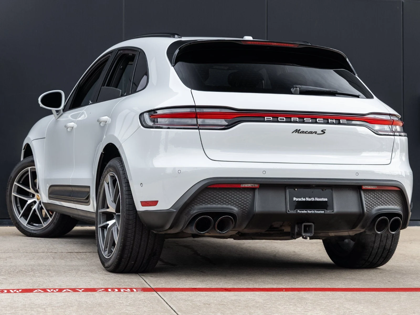 2022 Porsche Macan S (95B), 3/20
