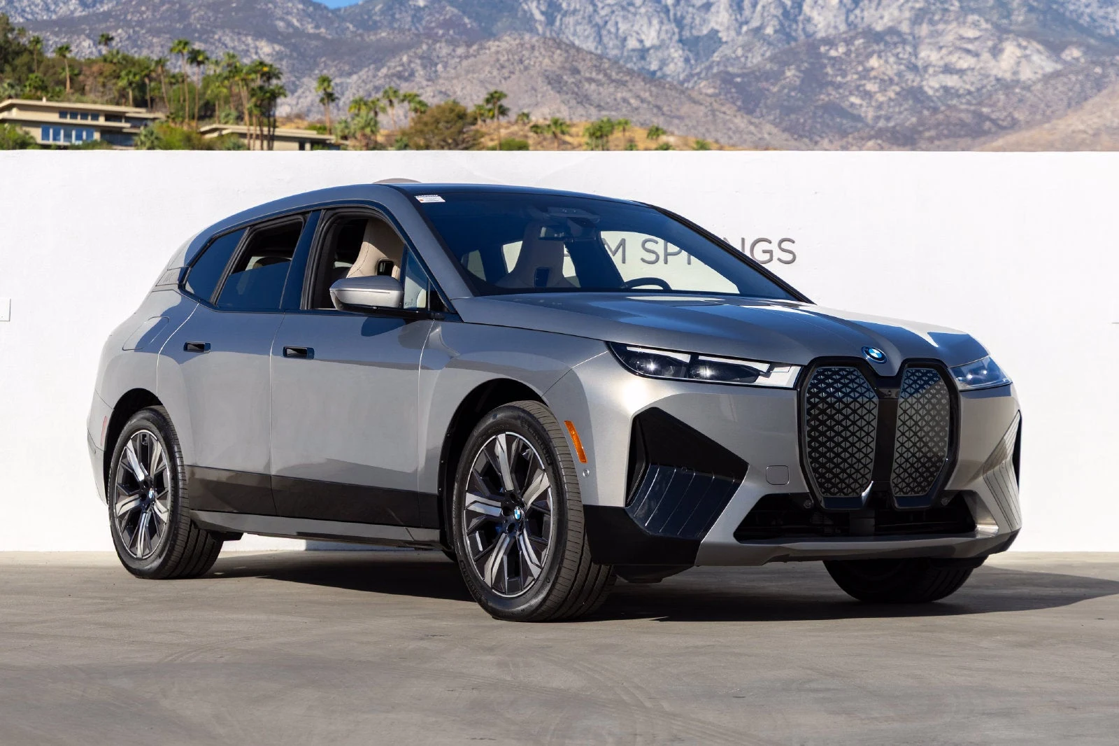 2024 BMW iX xDrive50 (I20), 2/20