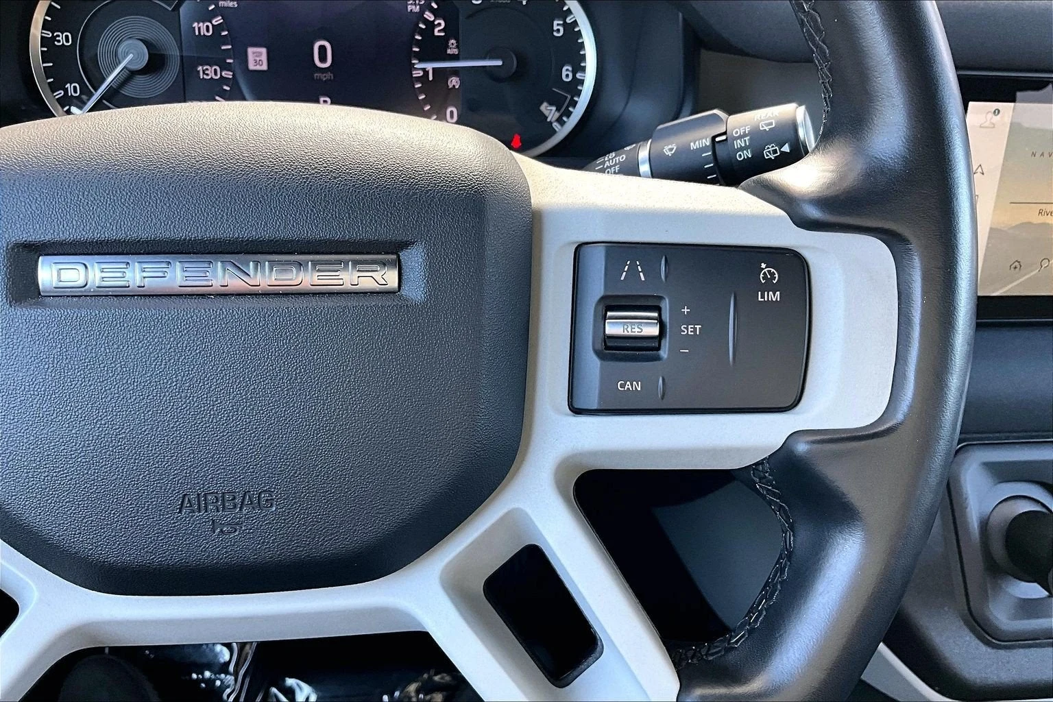 2023 Land Rover Defender 110 X-Dynamic SE (L663), 17/20