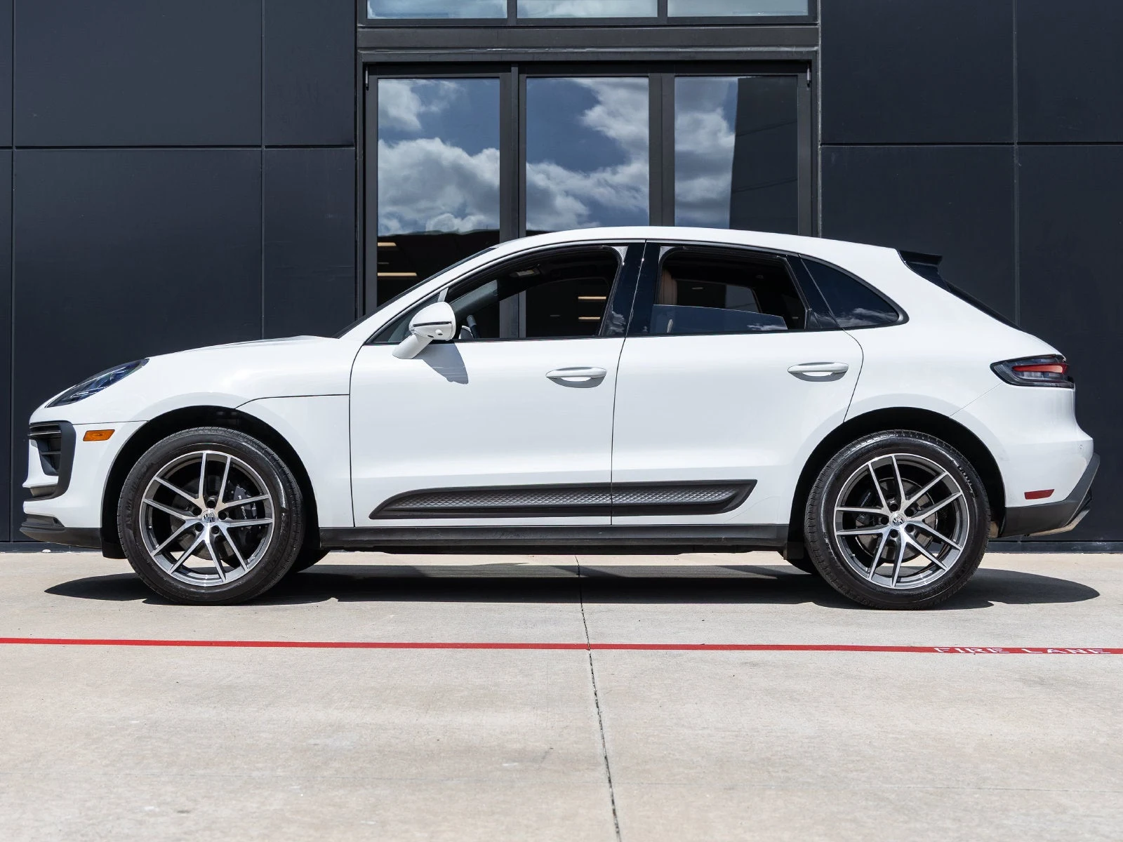2024 Porsche Macan (95B), 2/20