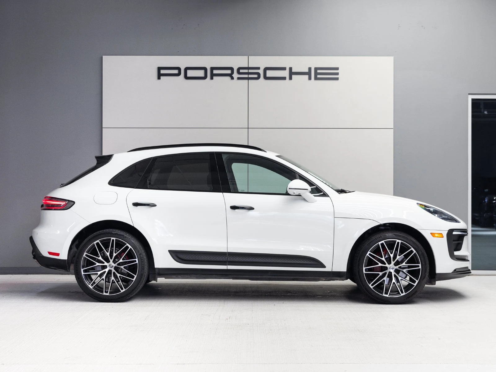 2023 Porsche Macan (95B), 8/20