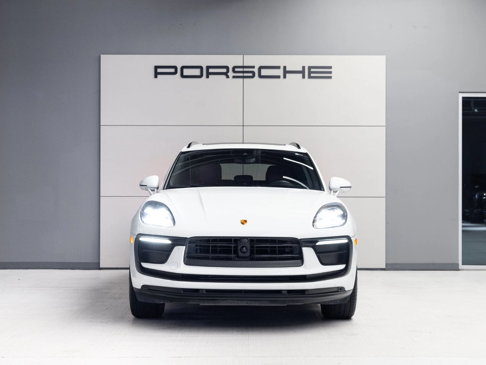 2023 Porsche Macan (95B), 10/20