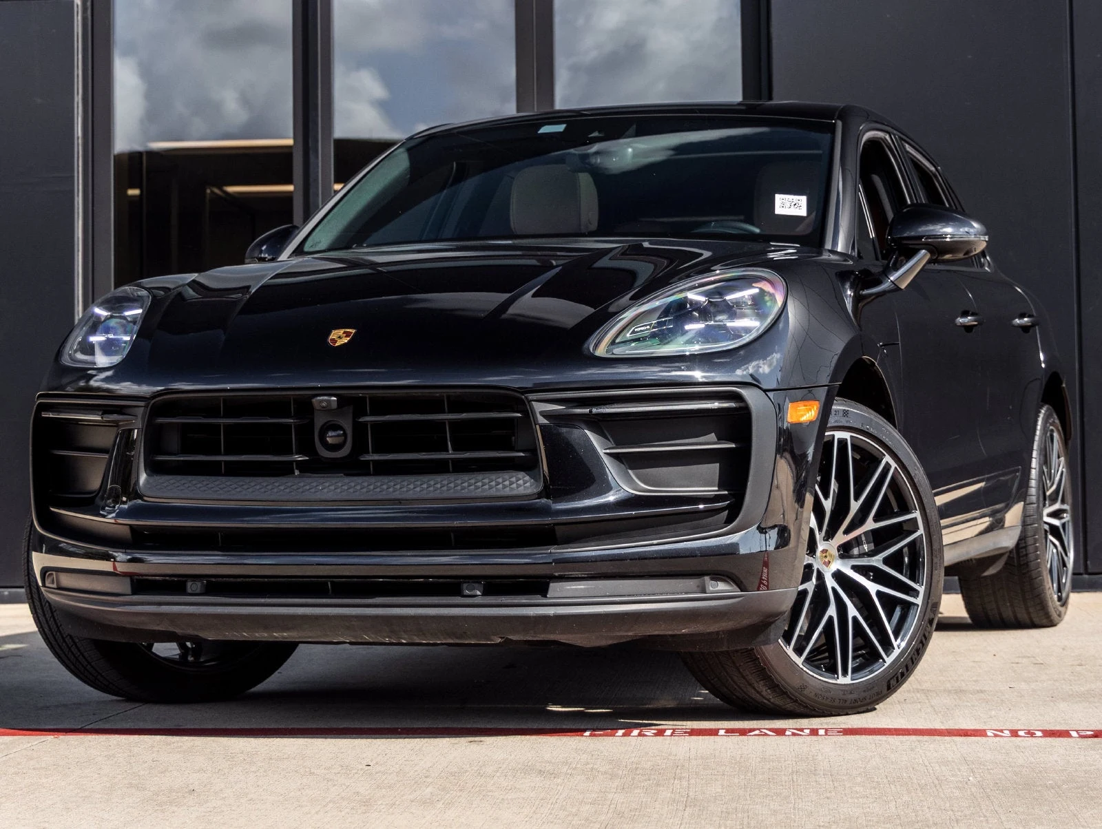 Porsche Macan (95B) · Jet Black Metallic · Indigo Auto Group