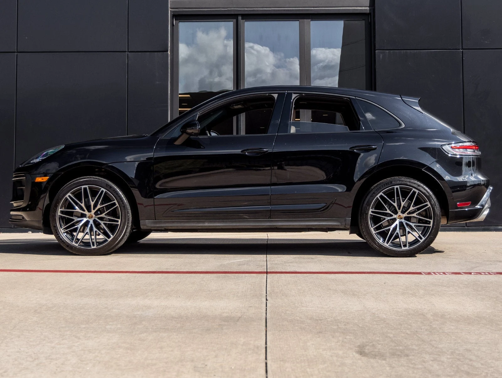 2024 Porsche Macan (95B), 2/20