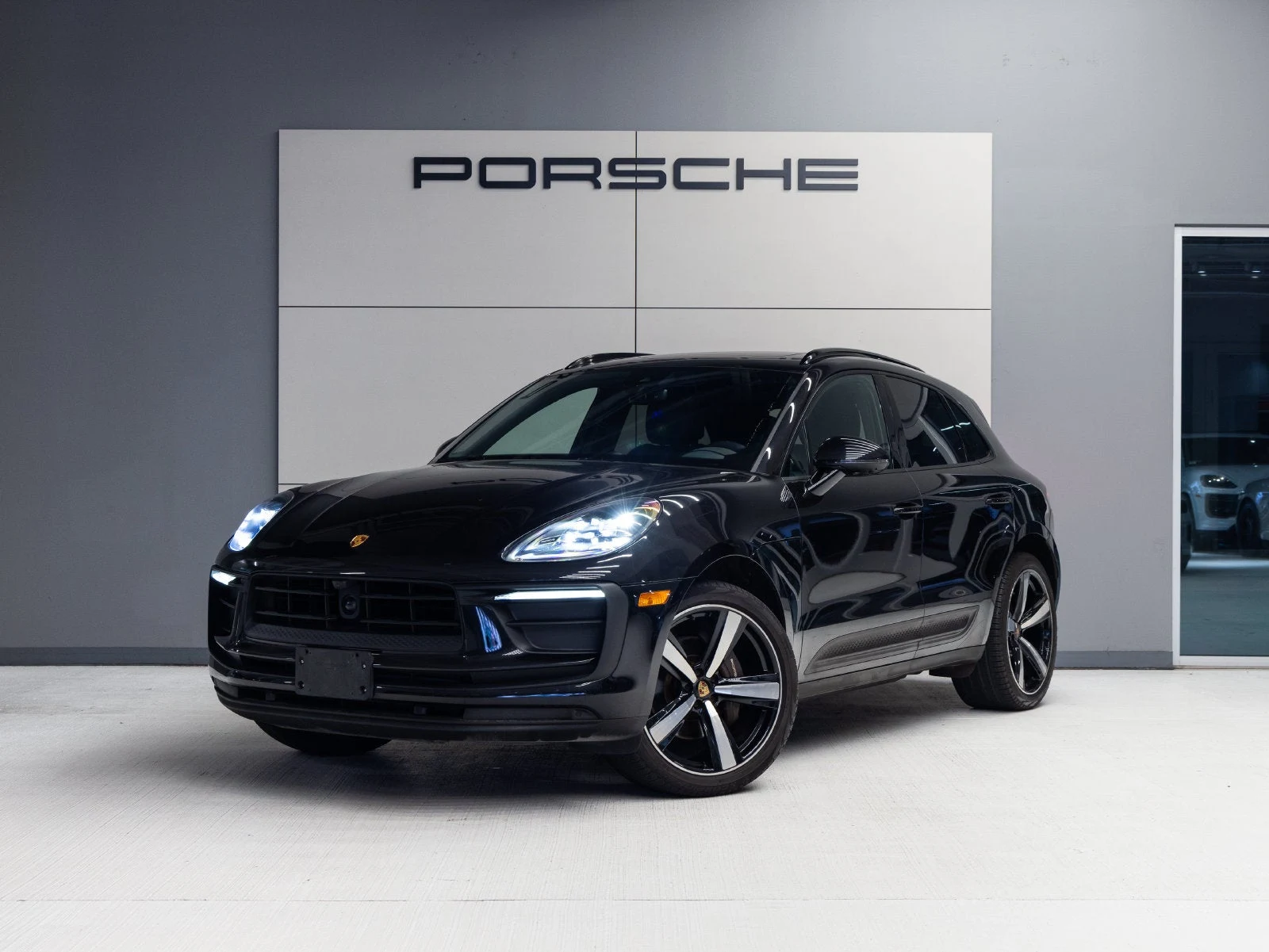 Porsche Macan (95B) · Jet Black Metallic · Indigo Auto Group