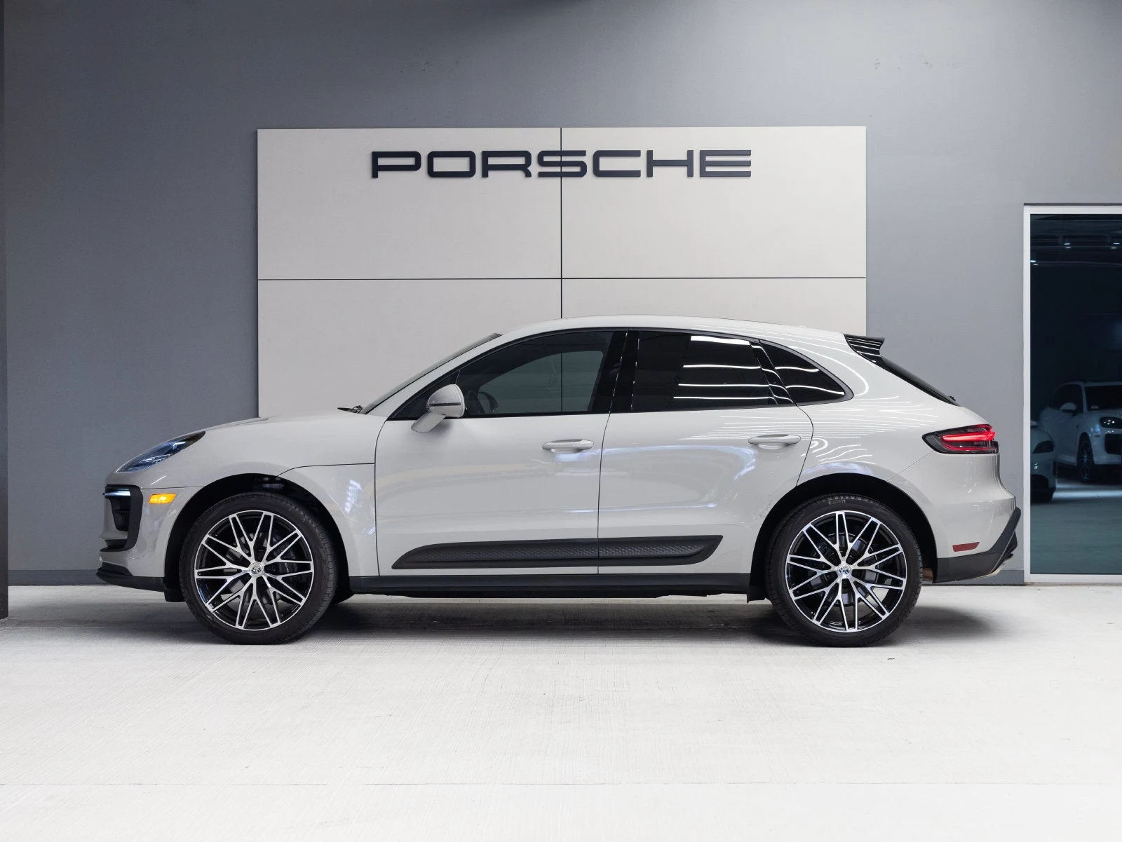 2023 Porsche Macan (95B), 2/20