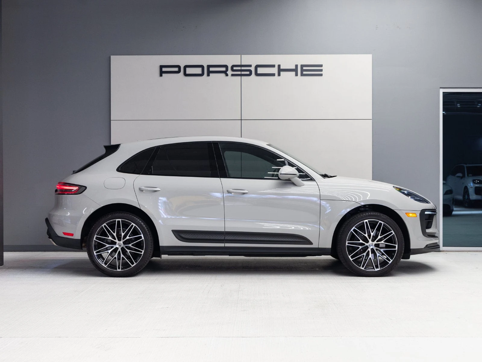 2023 Porsche Macan (95B), 8/20