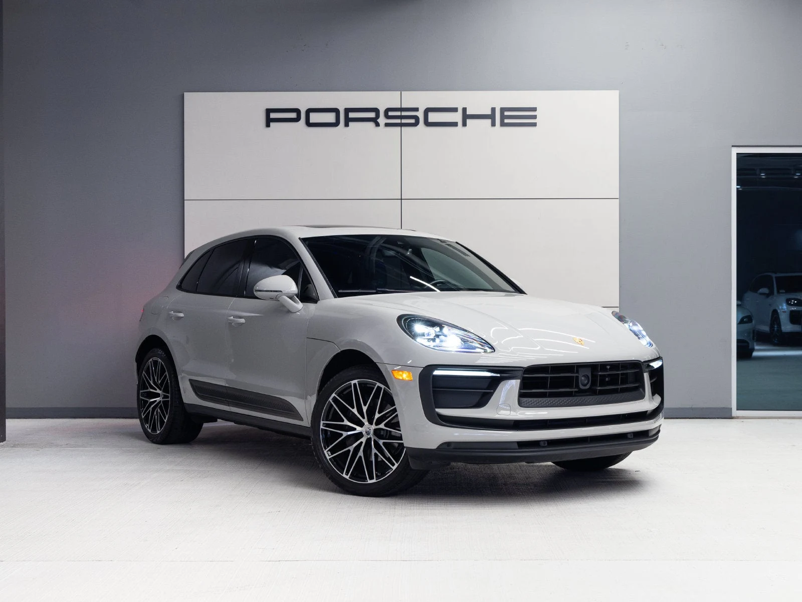 2023 Porsche Macan (95B), 9/20