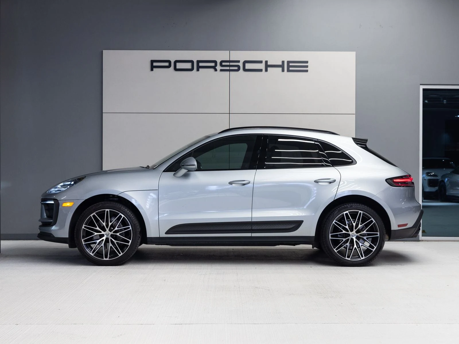 2024 Porsche Macan (95B), 2/20