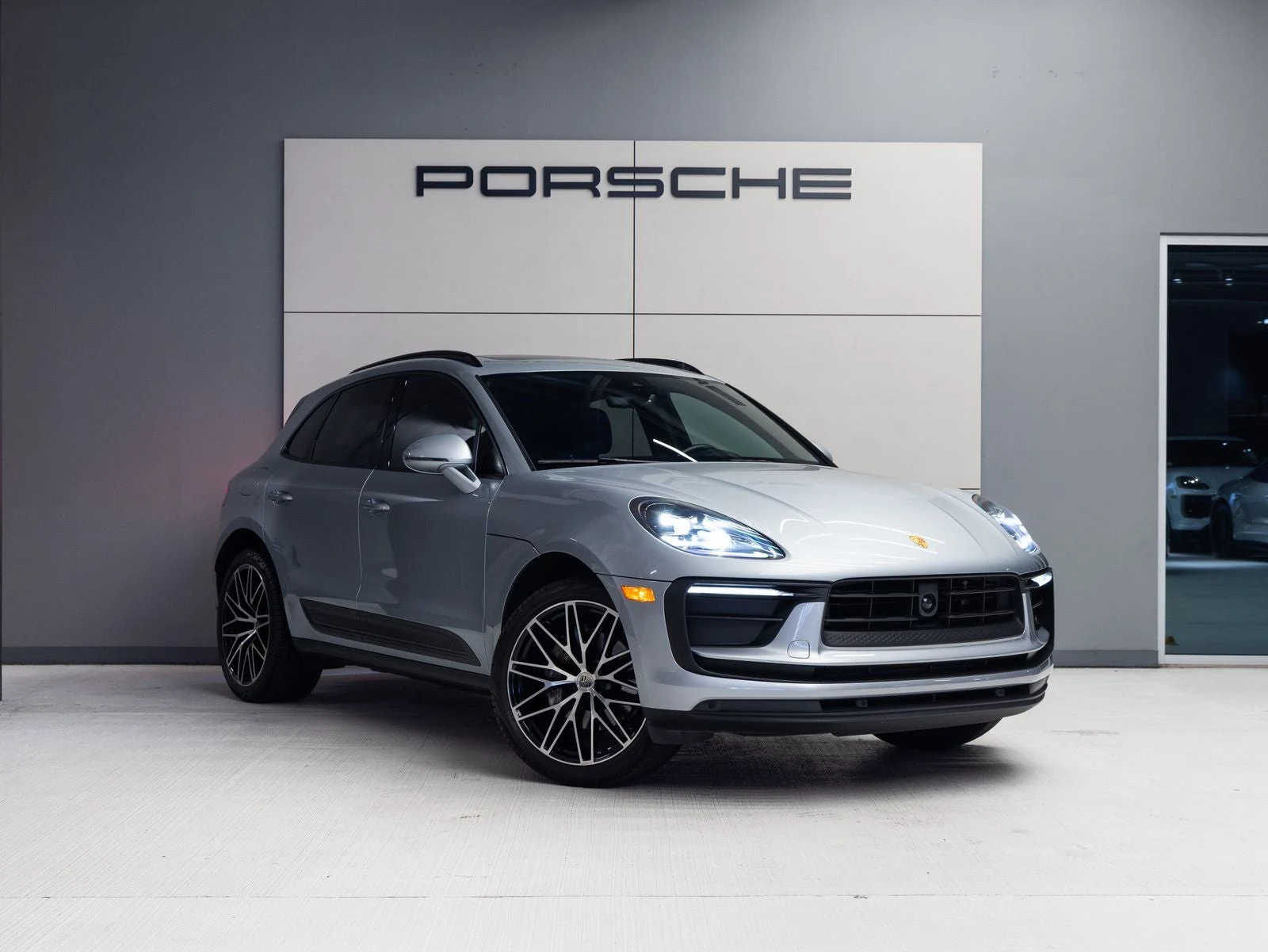 2024 Porsche Macan (95B), 9/20