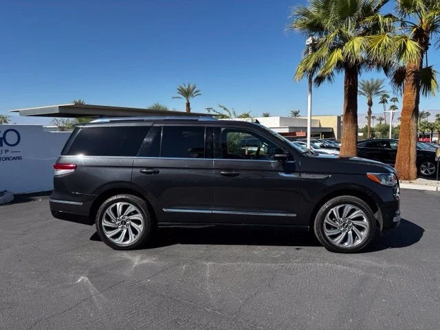 2022 Lincoln Navigator Reserve (4th Generation), 4/12