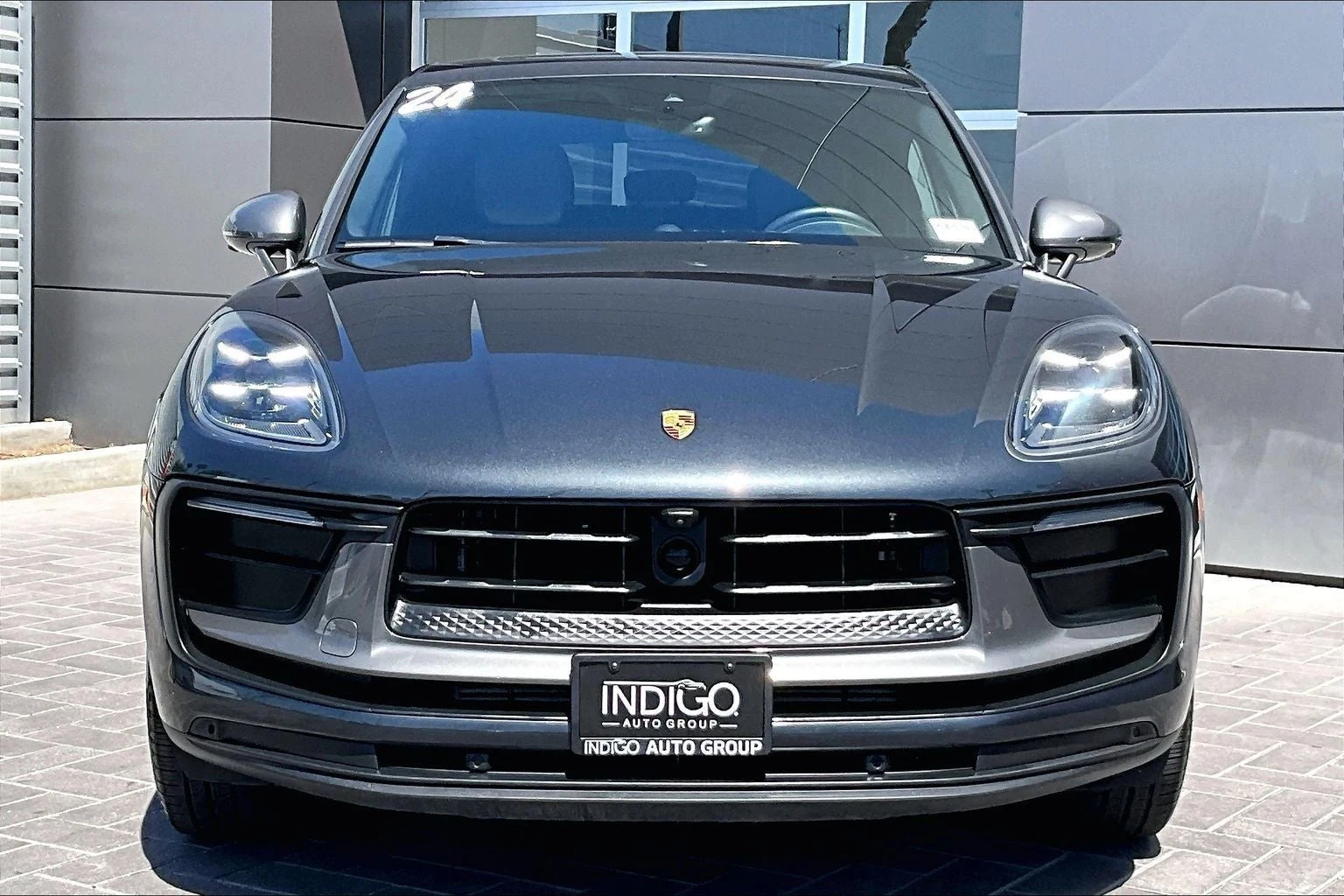 2024 Porsche Macan T (95B), 2/20