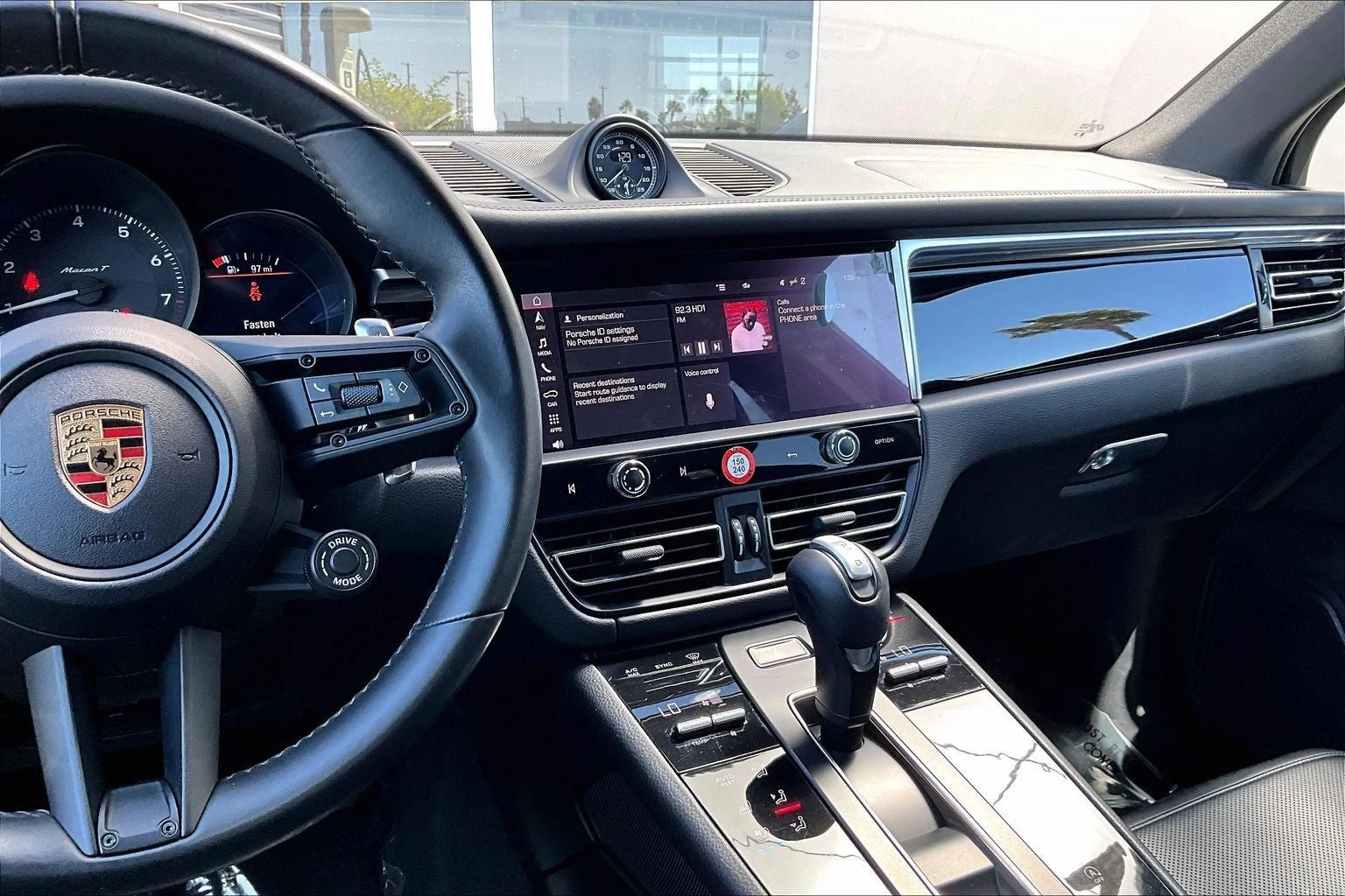2024 Porsche Macan T (95B), 6/20