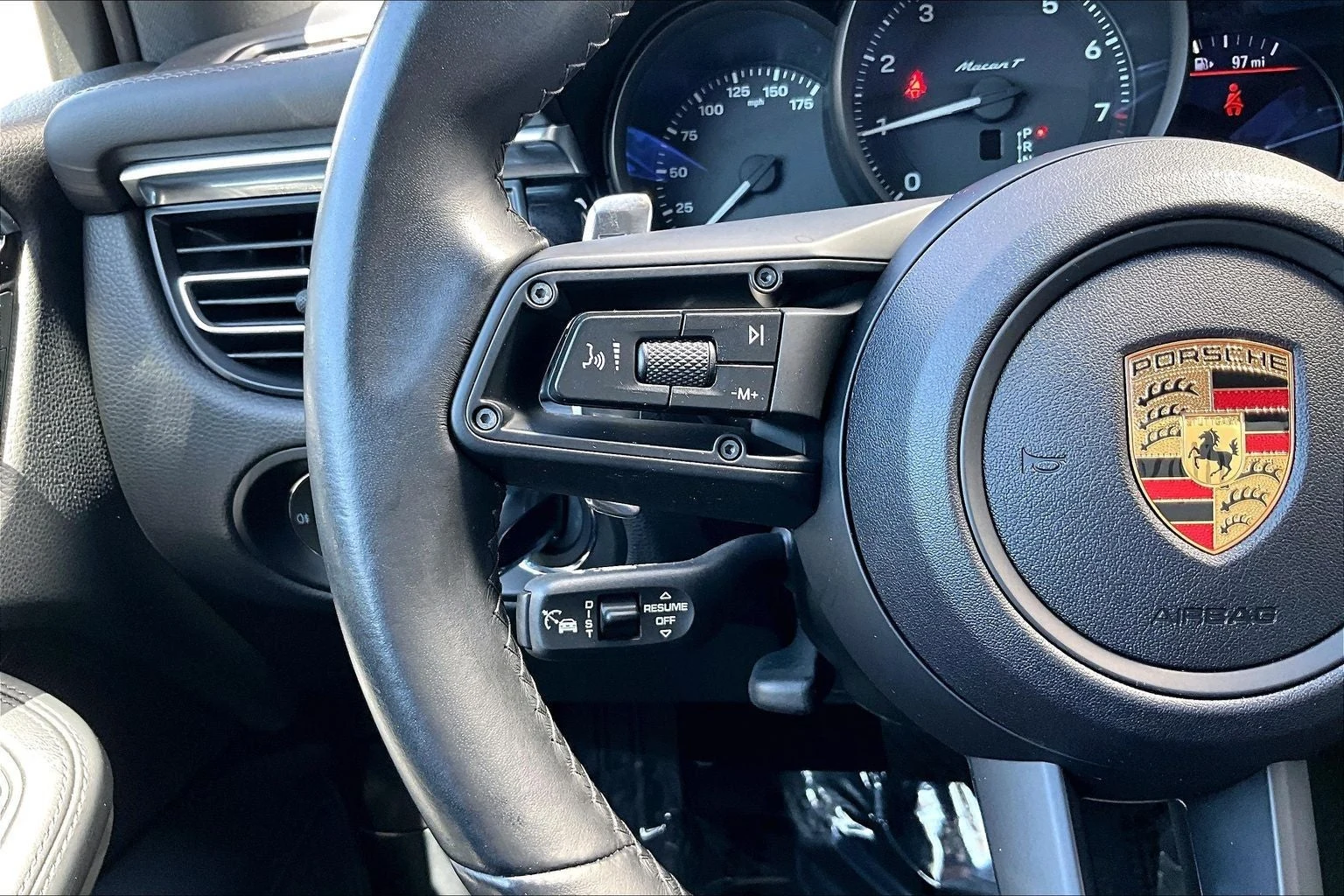 2024 Porsche Macan T (95B), 17/20