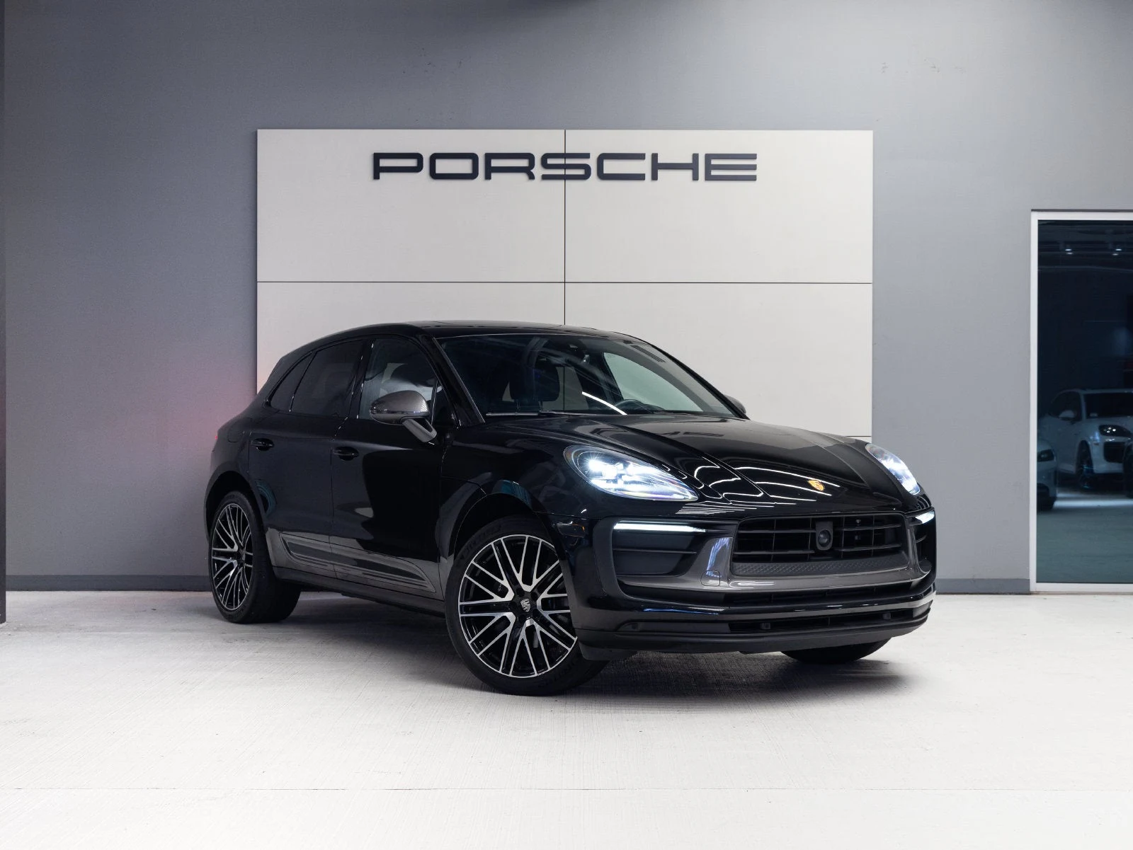 2023 Porsche Macan T (95B), 9/20