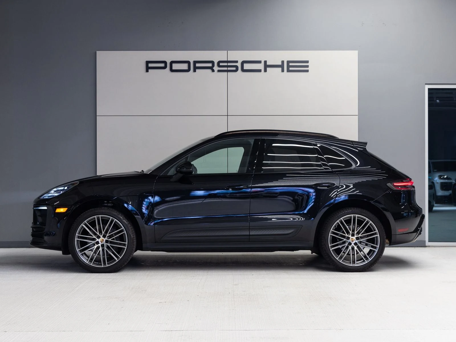 2024 Porsche Macan (95B), 2/20