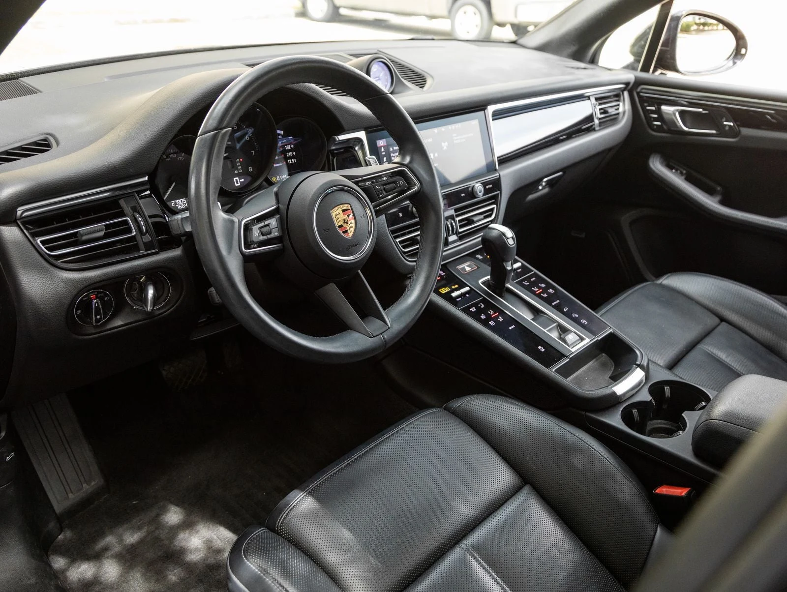 2024 Porsche Macan (95B), 4/20