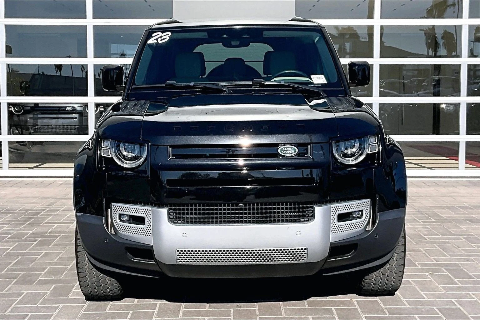 2023 Land Rover Defender 110 SE (L663), 2/20