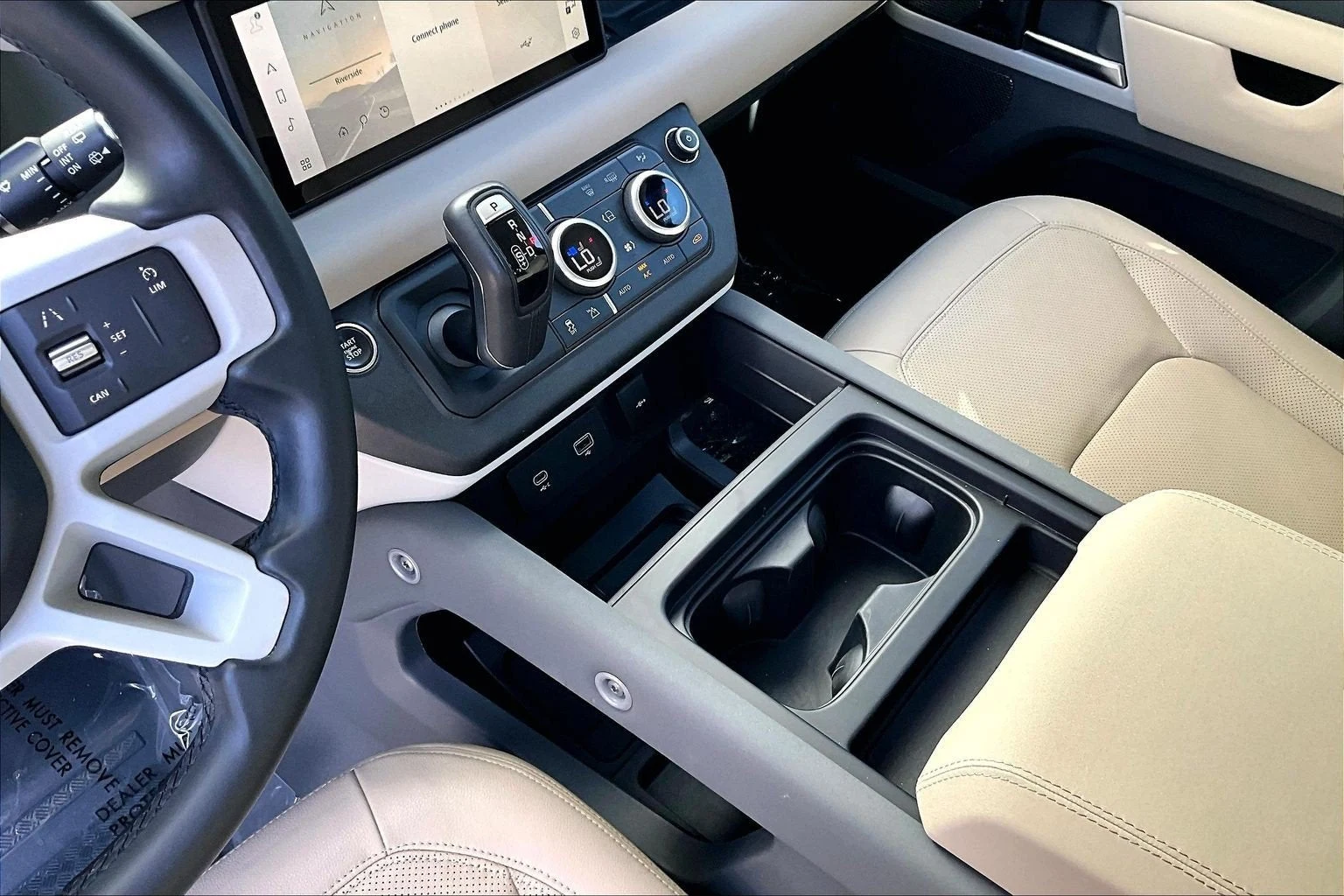 2023 Land Rover Defender 110 SE (L663), 17/20