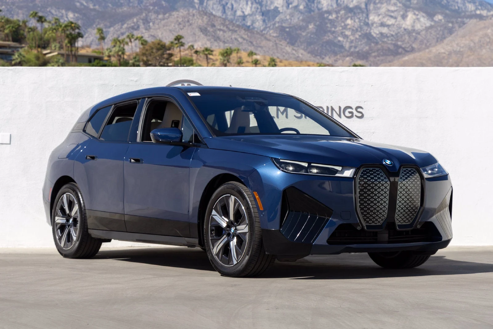 2023 BMW iX xDrive50 (I20), 2/20