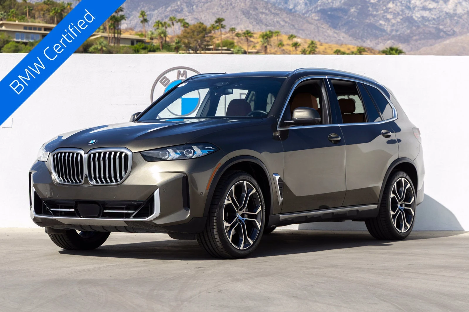 BMW X5 xDrive40i (G05) · Manhattan Green Metallic · Indigo Auto Group