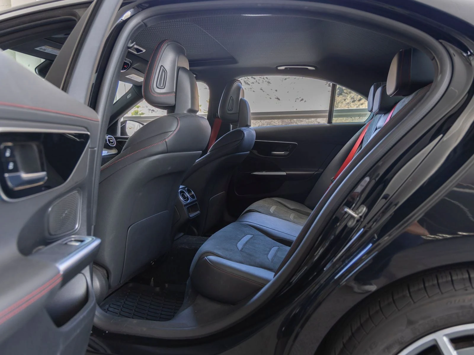 2023 Mercedes-Benz AMG C 43 4MATIC Sedan (W206), 18/20
