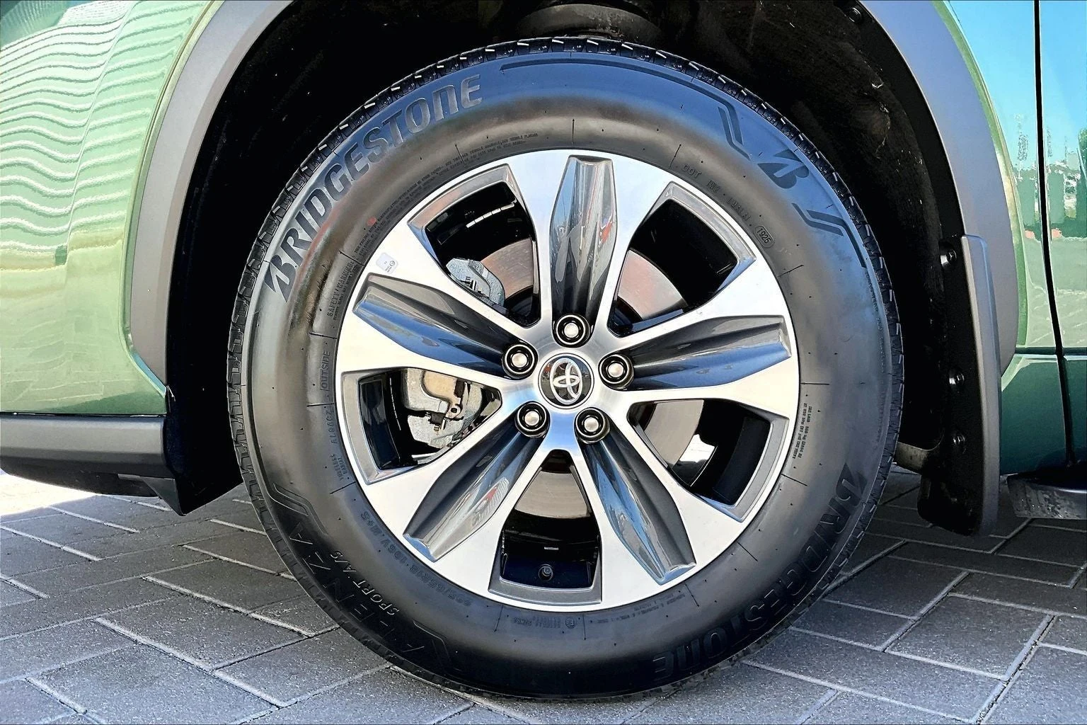 2025 Toyota Highlander Hybrid XLE (4th Generation), 9/20