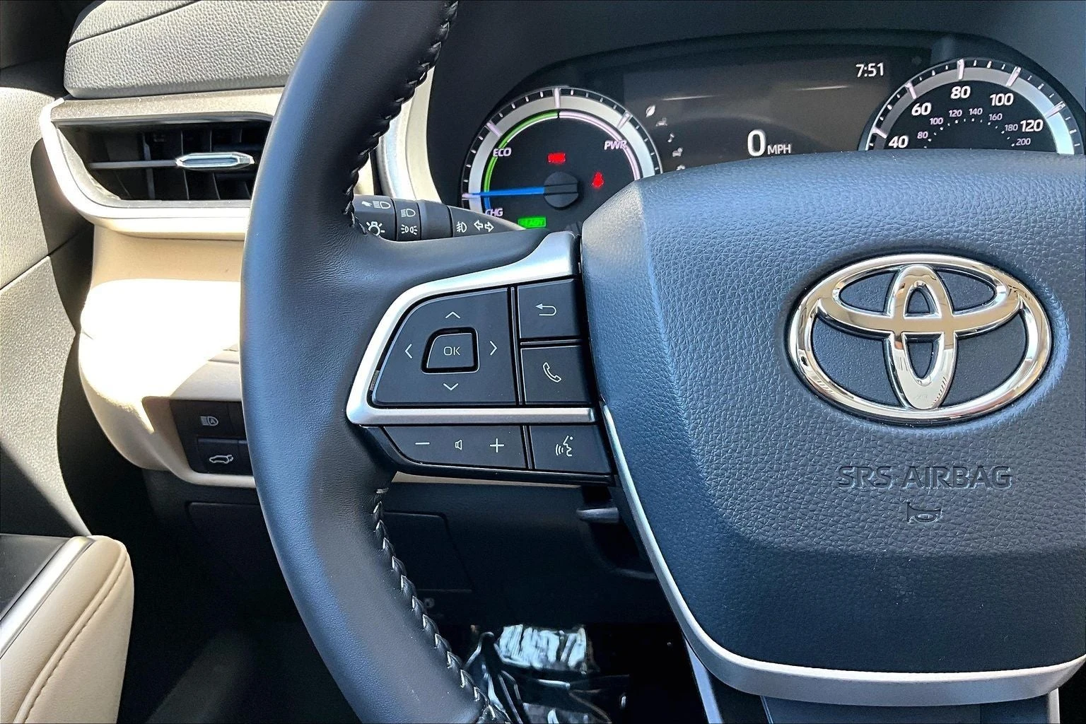 2025 Toyota Highlander Hybrid XLE (4th Generation), 18/20