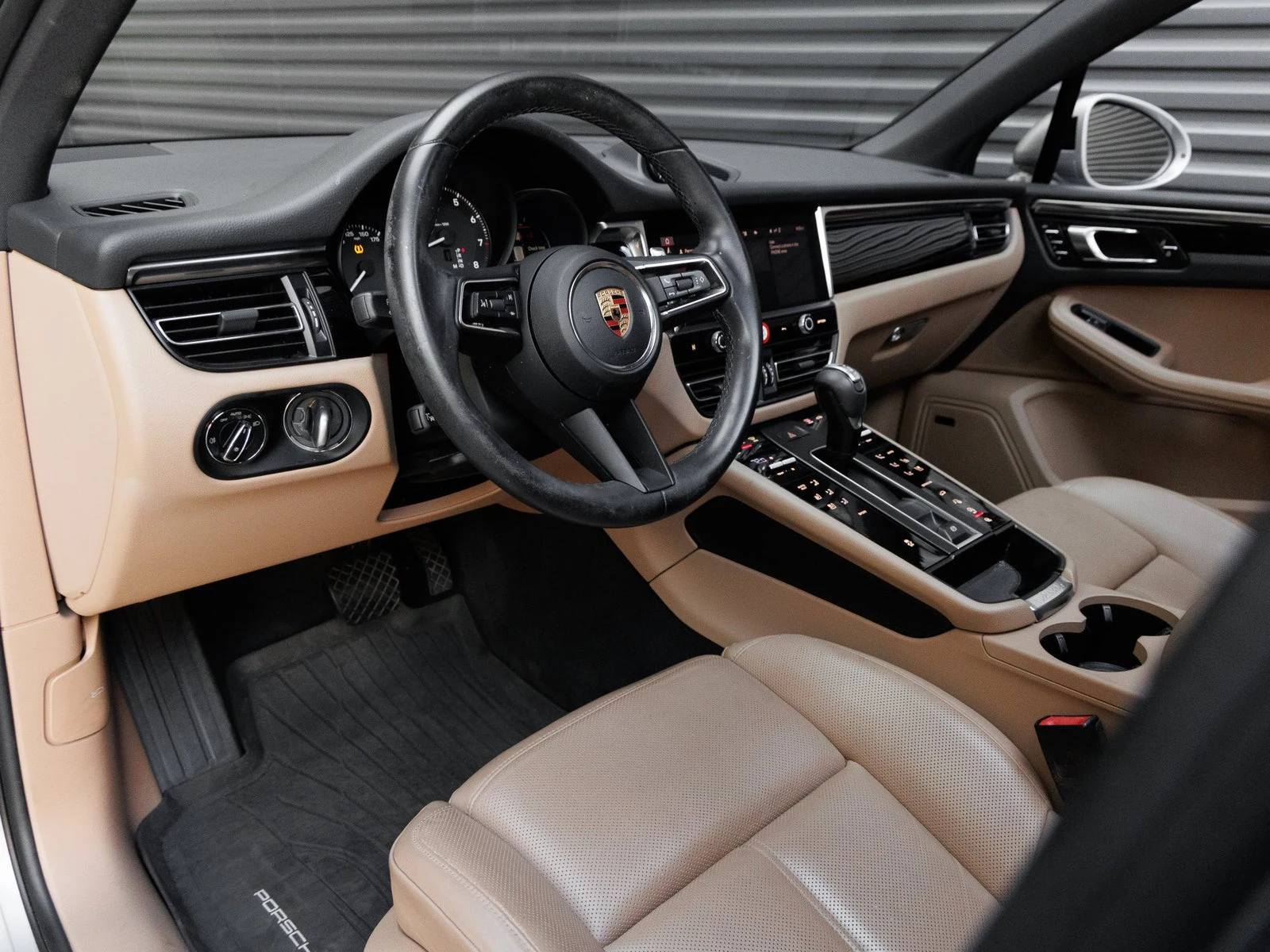 2024 Porsche Macan (95B), 4/20