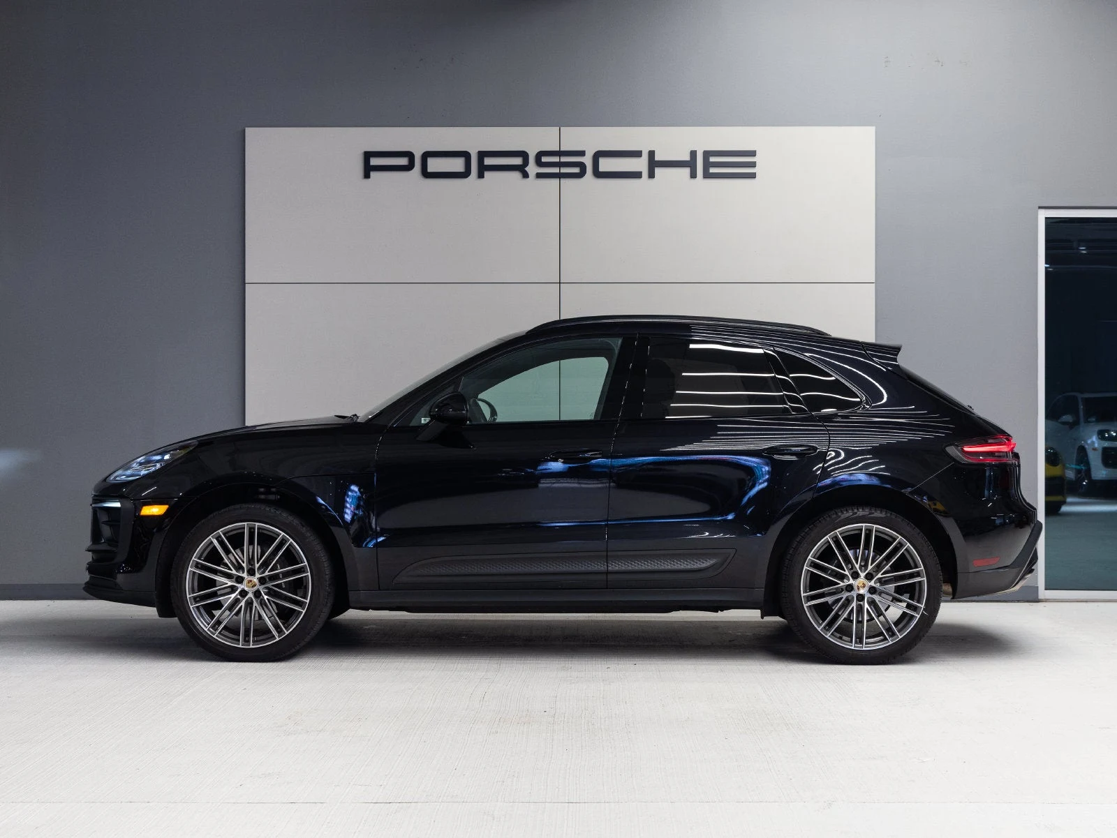 2023 Porsche Macan (95B), 2/20