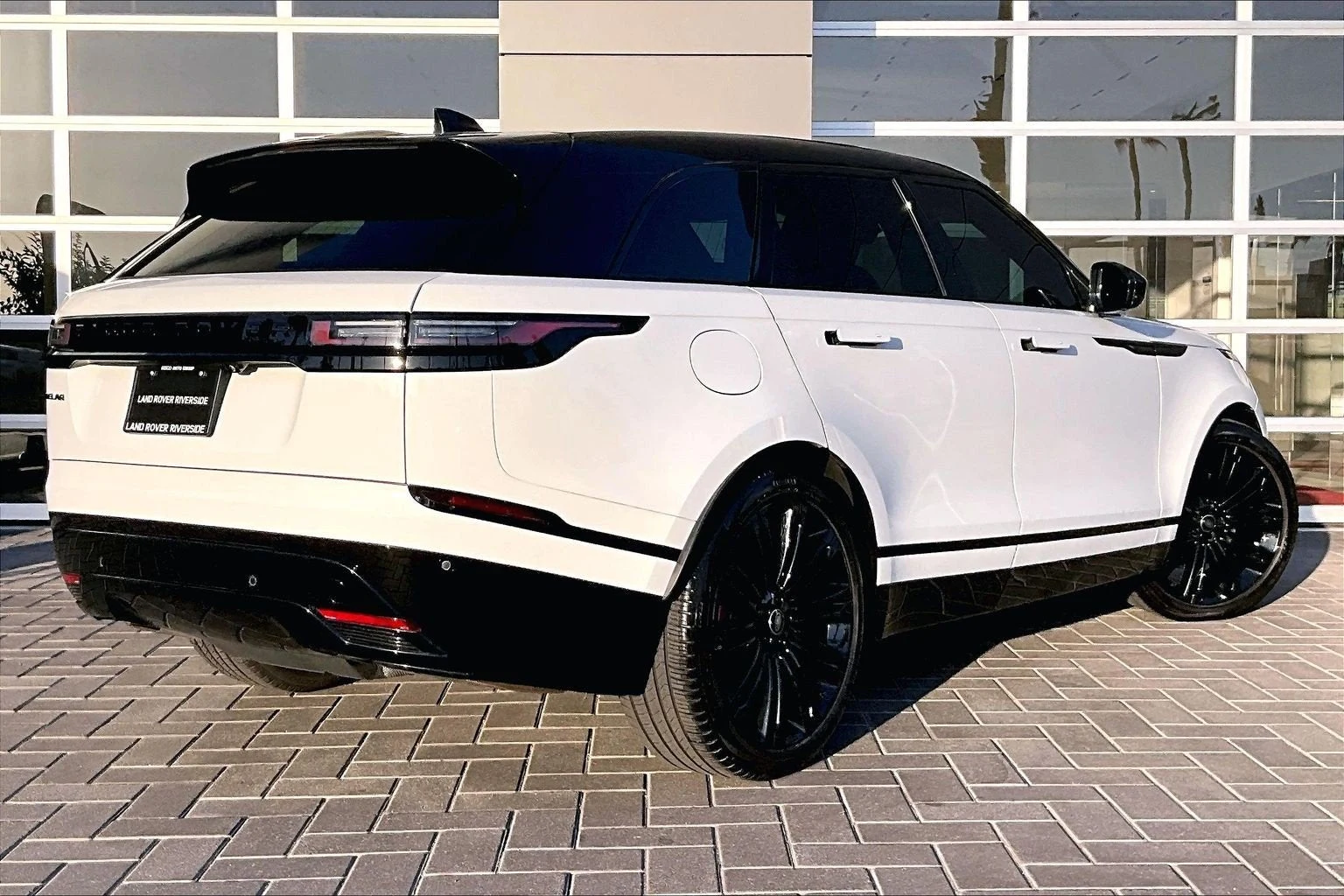 2025 Land Rover Range Rover Velar Dynamic SE (L560), 12/20