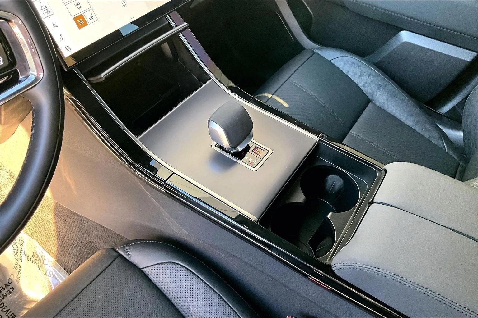 2025 Land Rover Range Rover Velar Dynamic SE (L560), 16/20