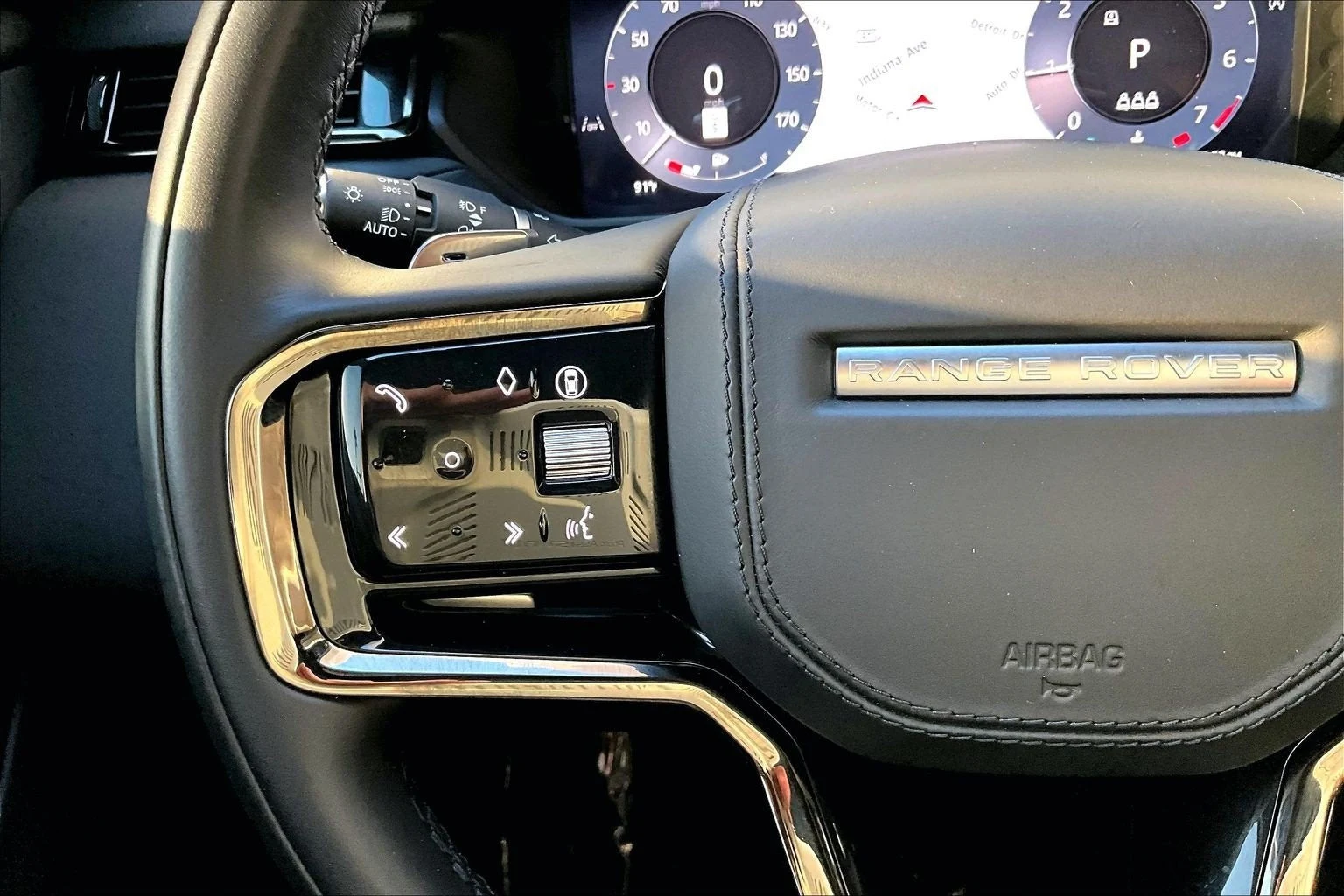 2025 Land Rover Range Rover Velar Dynamic SE (L560), 17/20