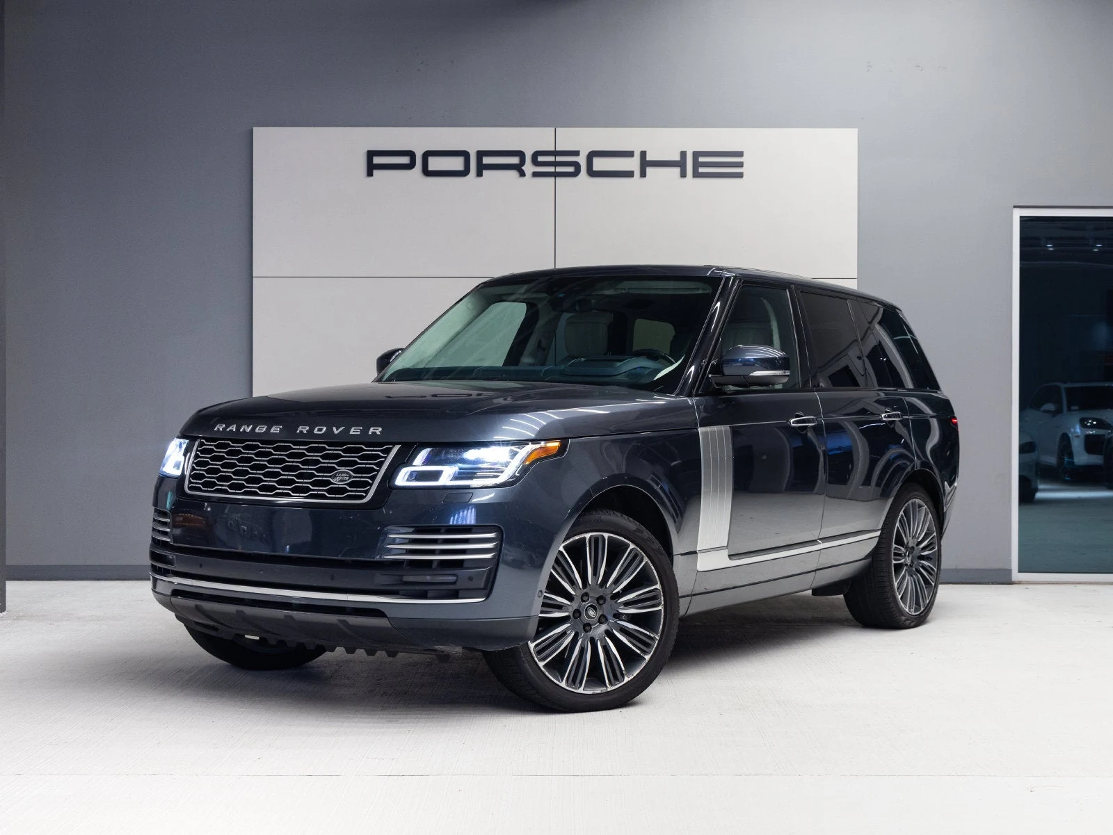 Land Rover Range Rover Autobiography (L405) · Svo Premium Palette Grey · Indigo Auto Group