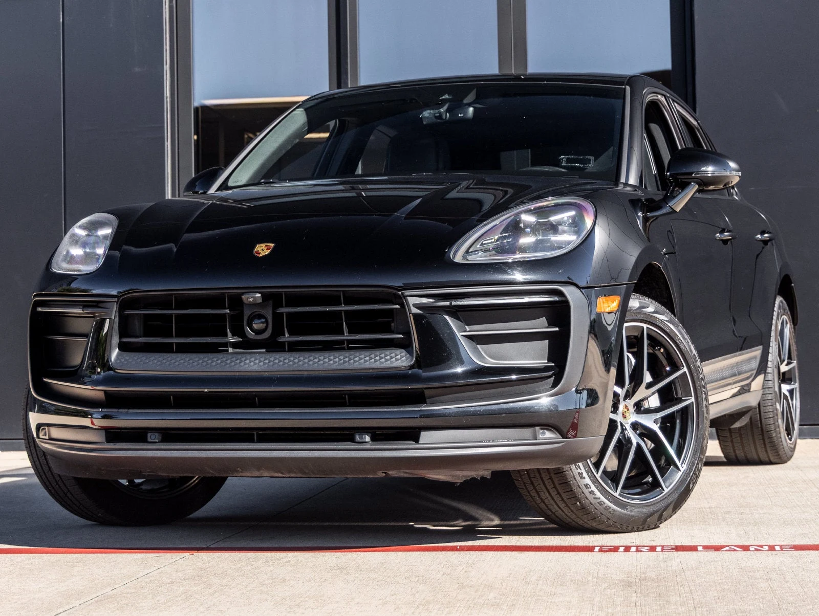Porsche Macan (95B) · black · Indigo Auto Group
