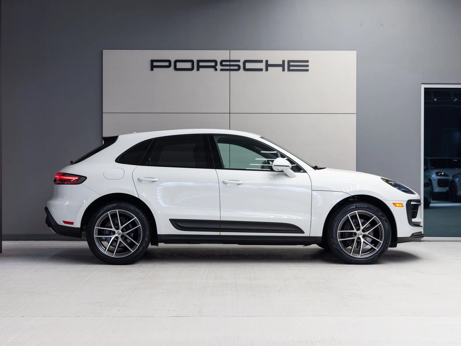 2023 Porsche Macan (95B), 8/20