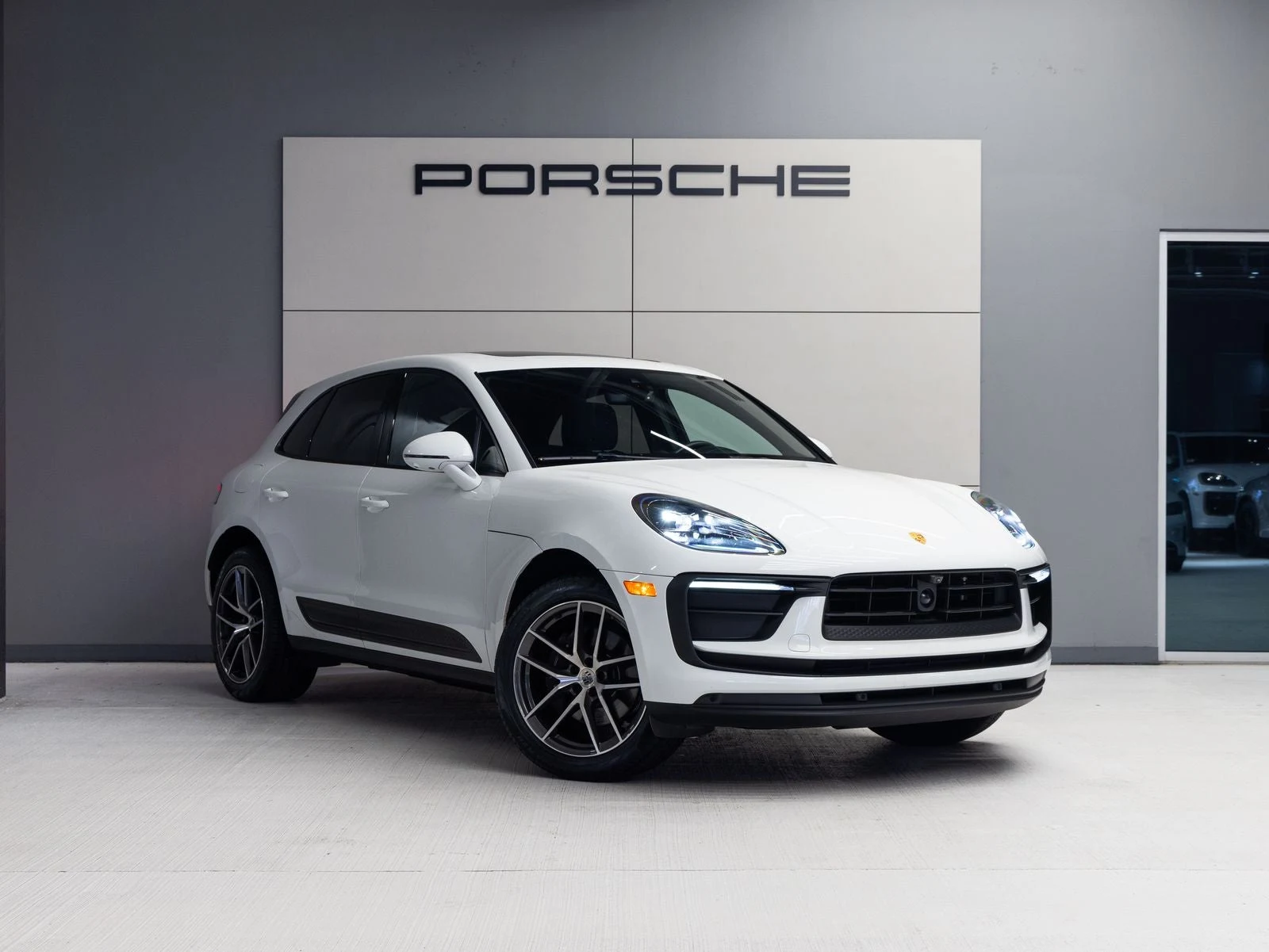 2023 Porsche Macan (95B), 9/20