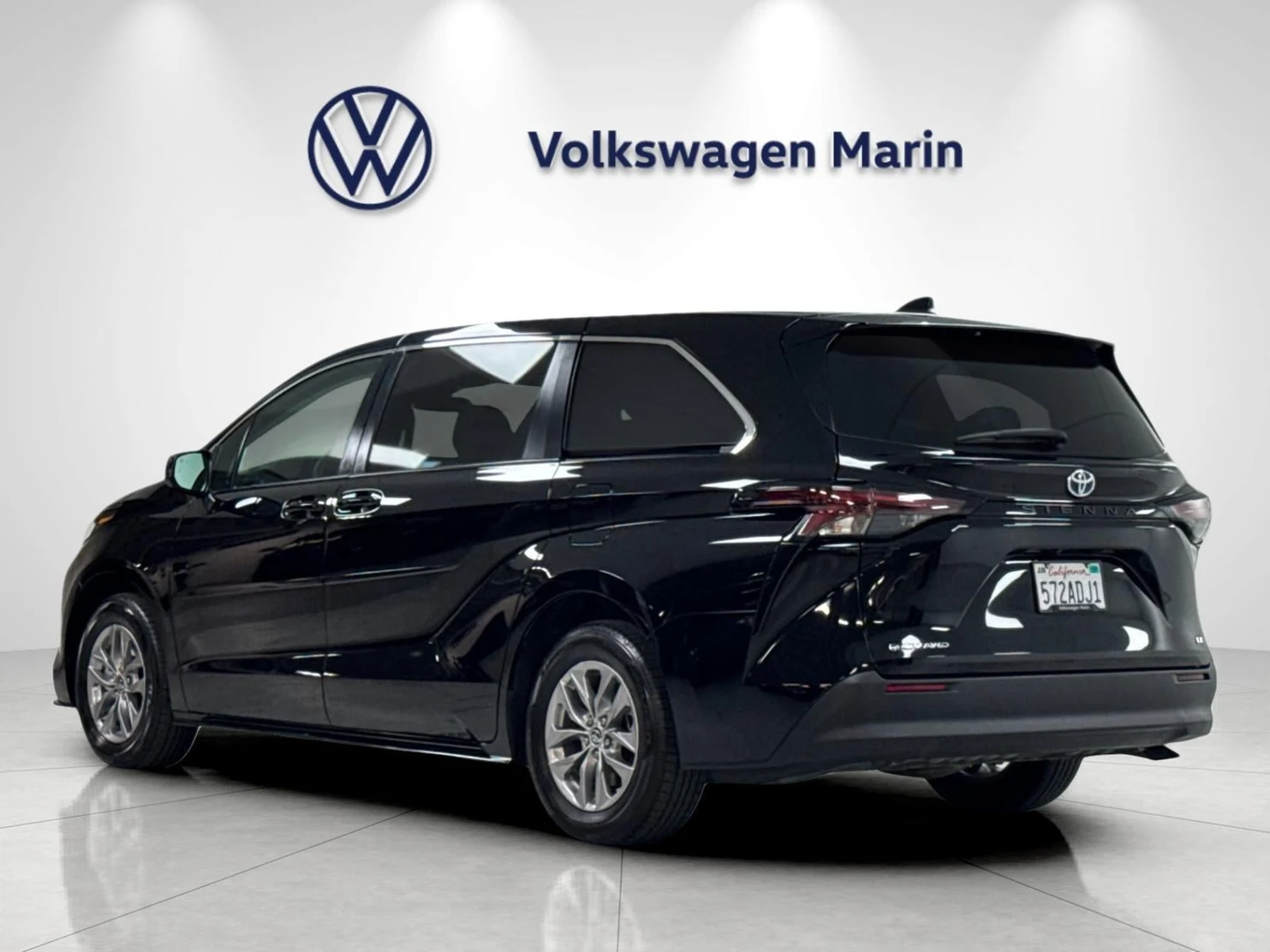 2025 Toyota Sienna LE Eight-Passenger (4th Generation), 3/20