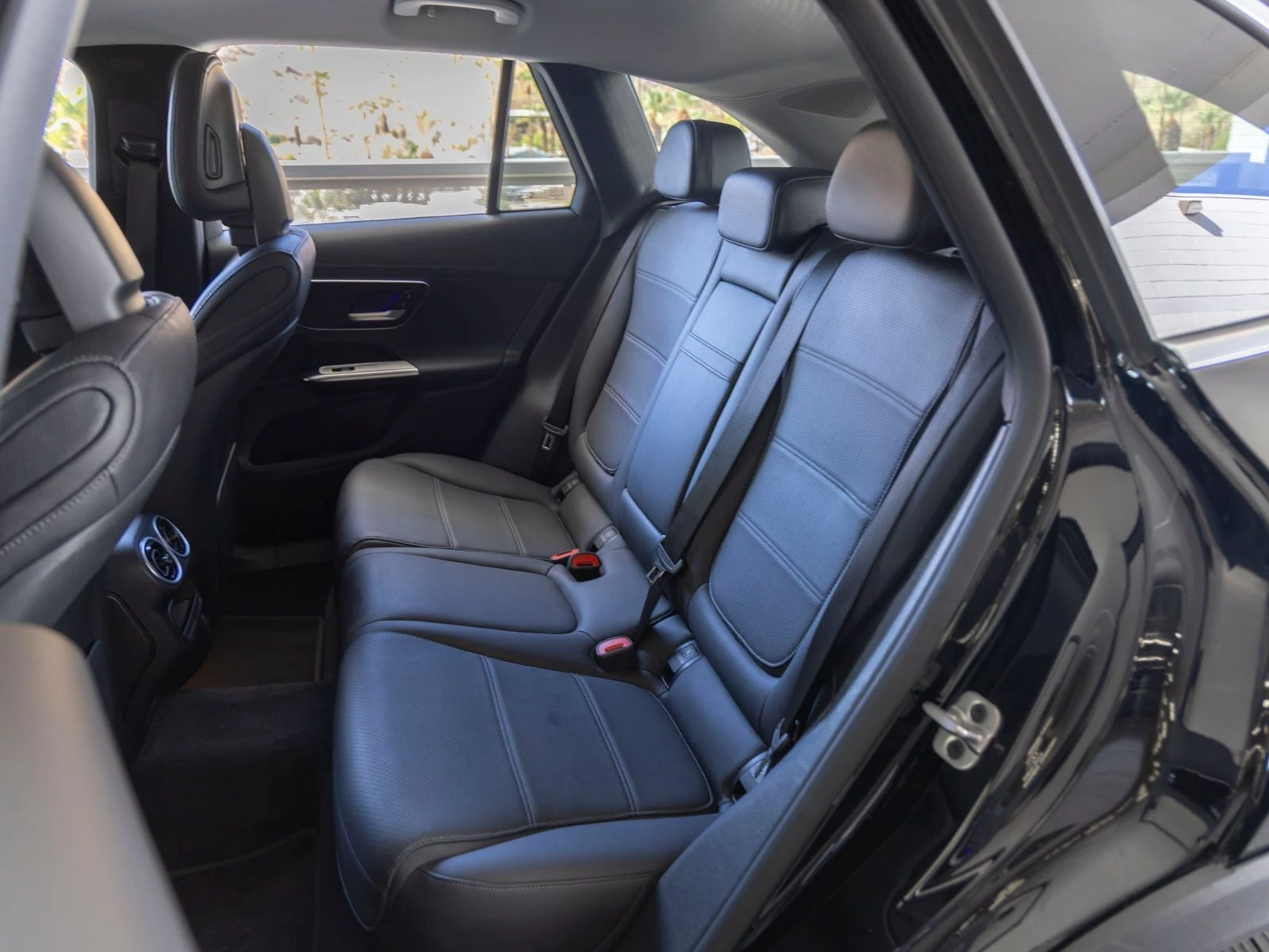 2025 Mercedes-Benz GLC 350e 4MATIC (X254), 15/20