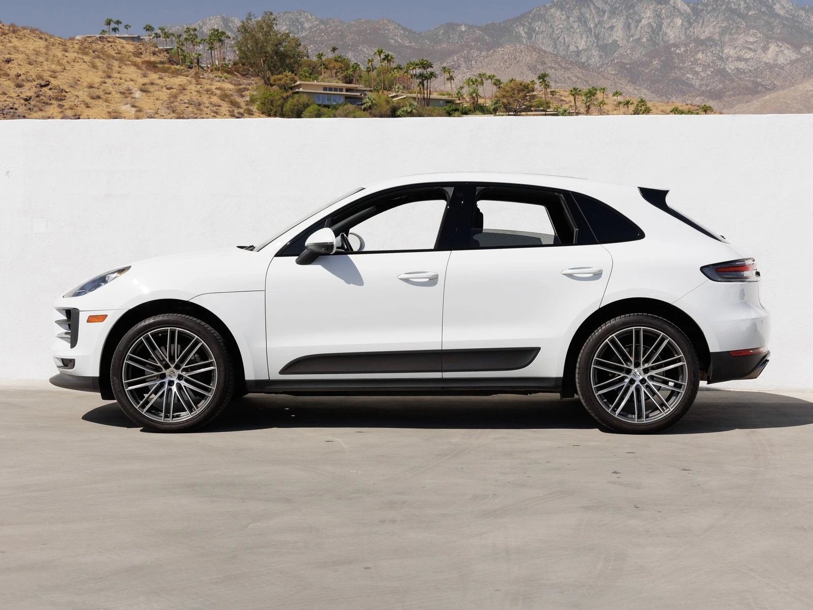 2021 Porsche Macan S (95B), 2/20