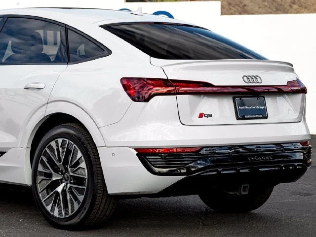 2024 Audi Q8 Sportback e-tron Prestige S line, 11/20