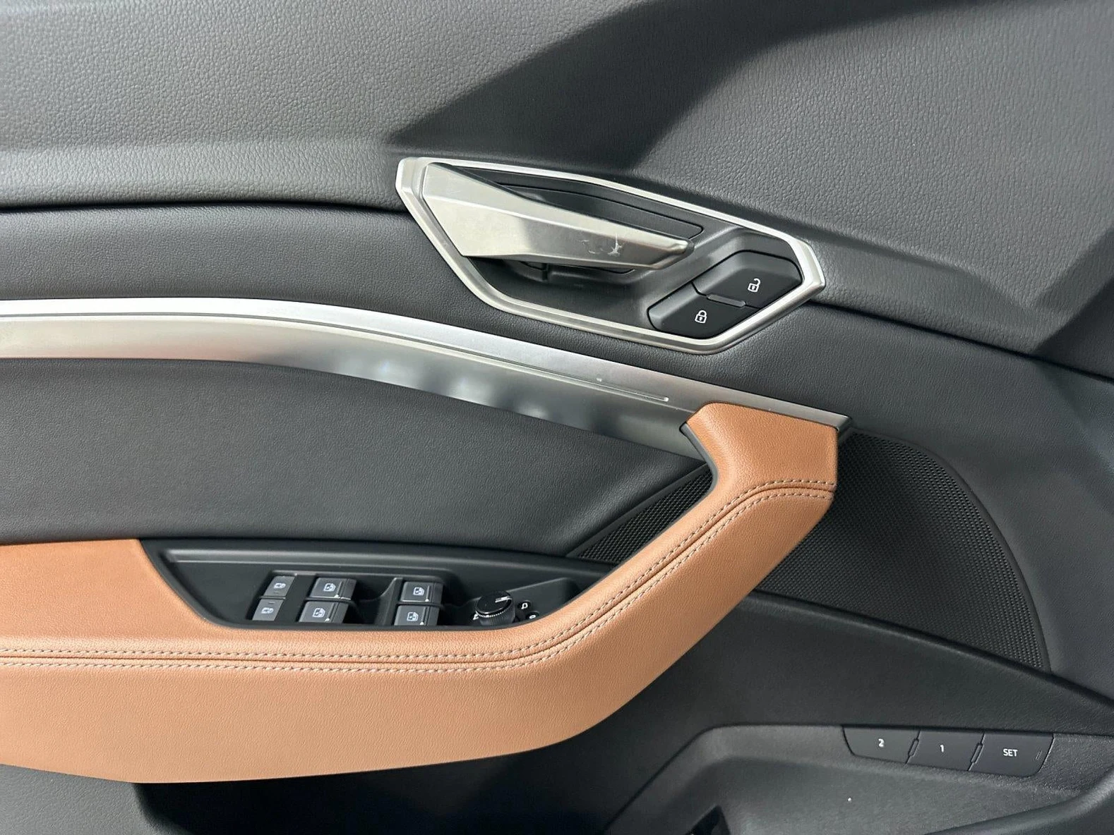 2024 Audi Q8 e-tron Premium Plus, 10/20