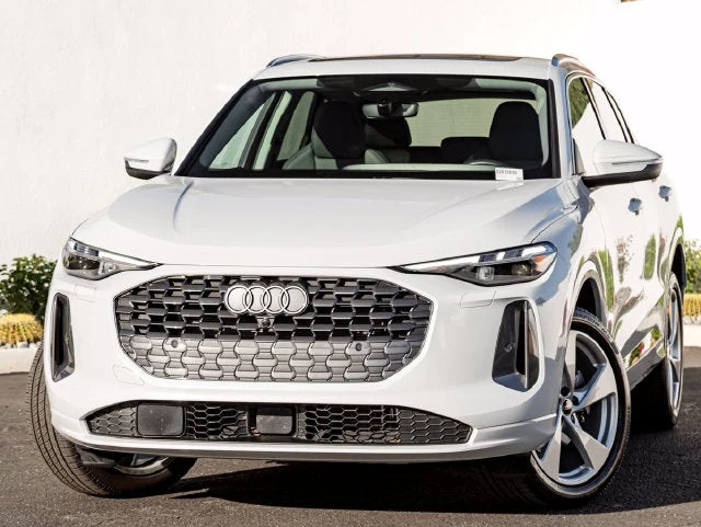 Audi Q5 Premium Plus (GU) · Glacier White · Indigo Auto Group