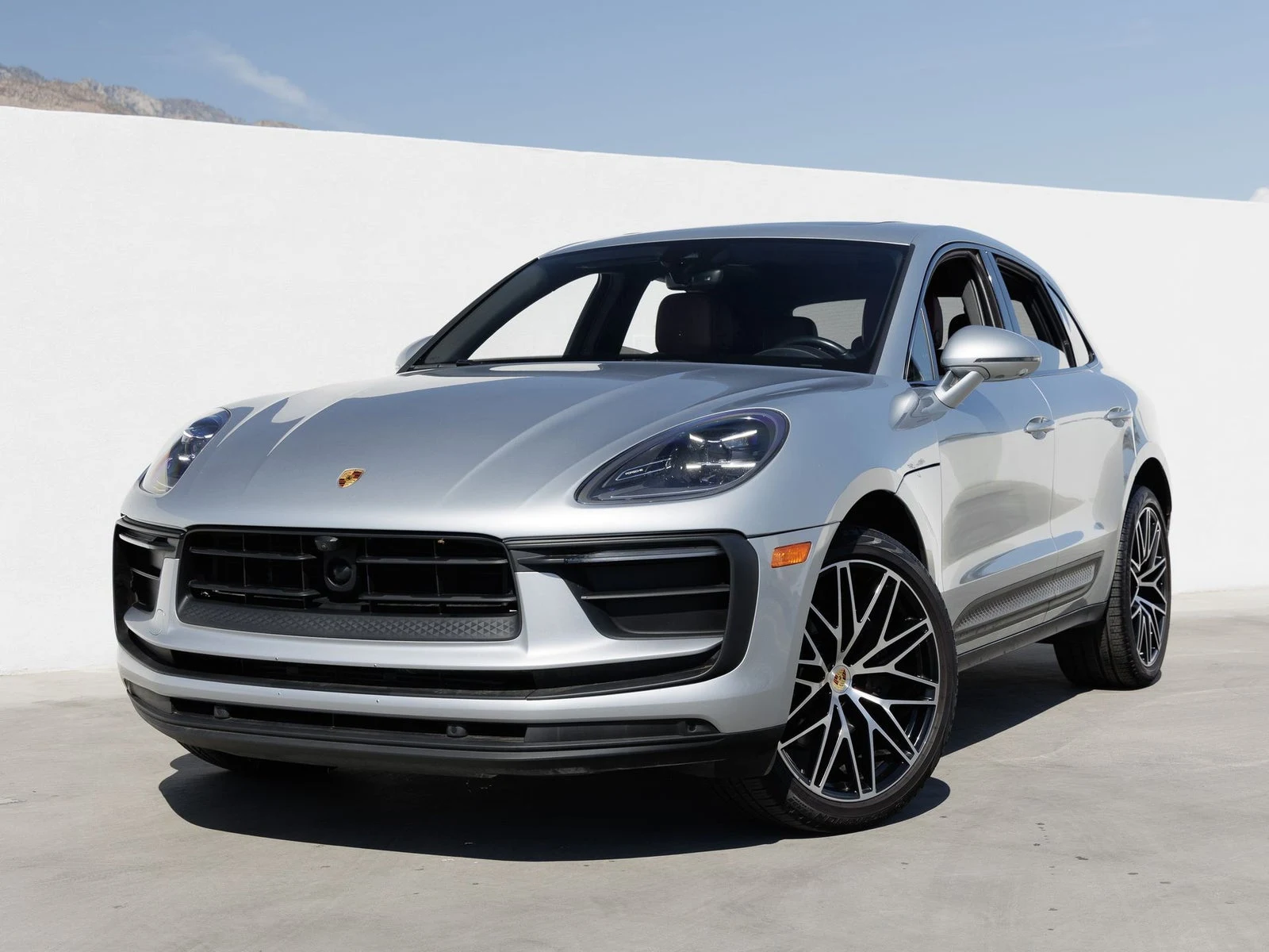 Porsche Macan (95B) · Dolomite Silver Metallic · Indigo Auto Group