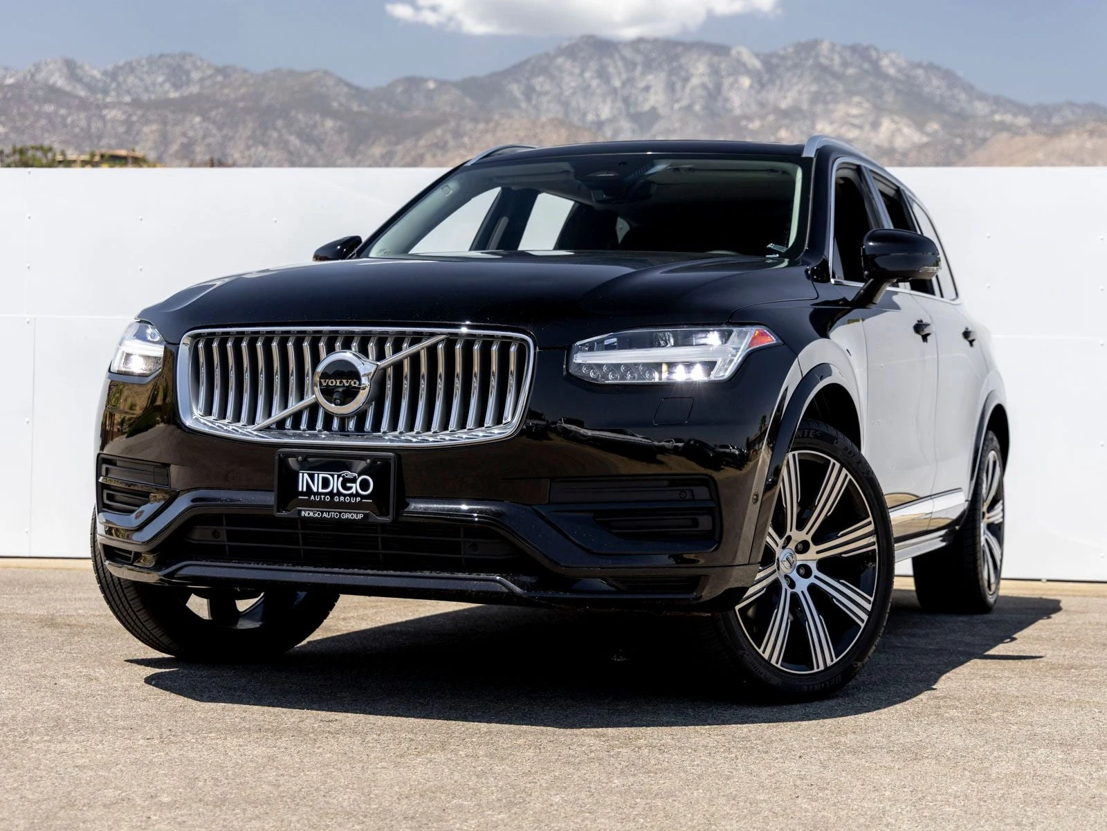 Volvo XC90 B6 Plus Seven-Seater · Onyx Black Metallic · Indigo Auto Group