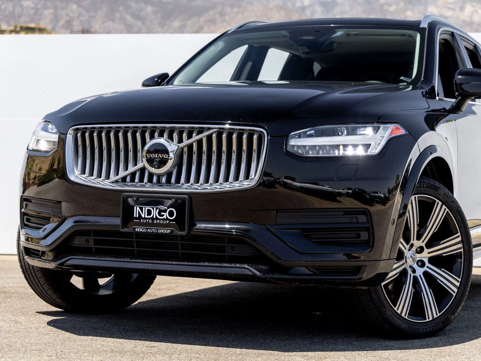 2025 Volvo XC90 B6 Plus Seven-Seater, 2/20
